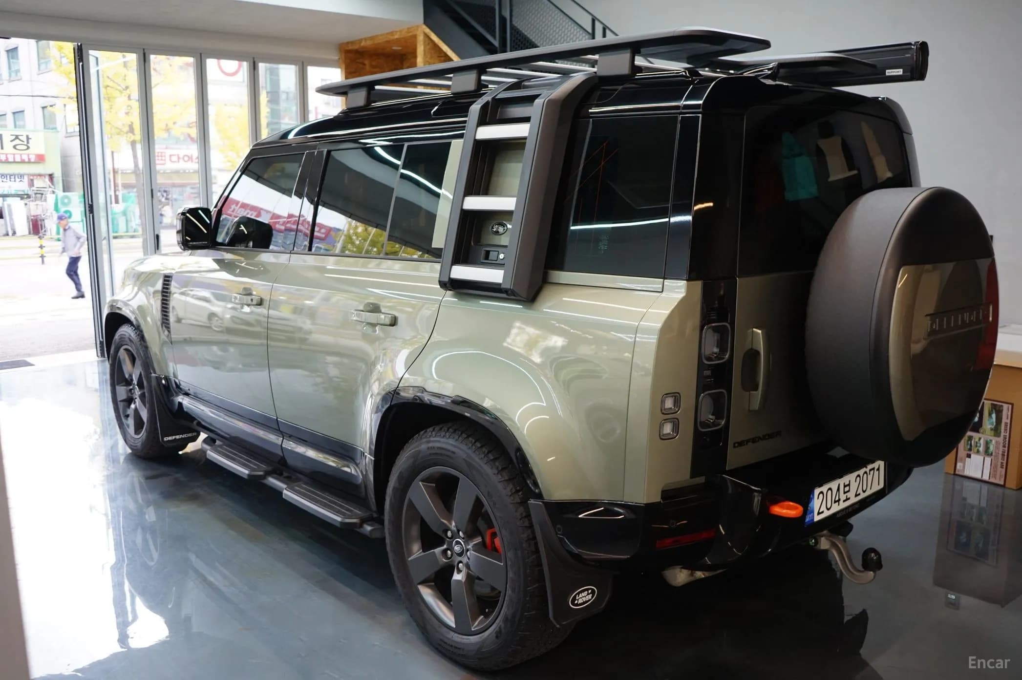Defender (L663)