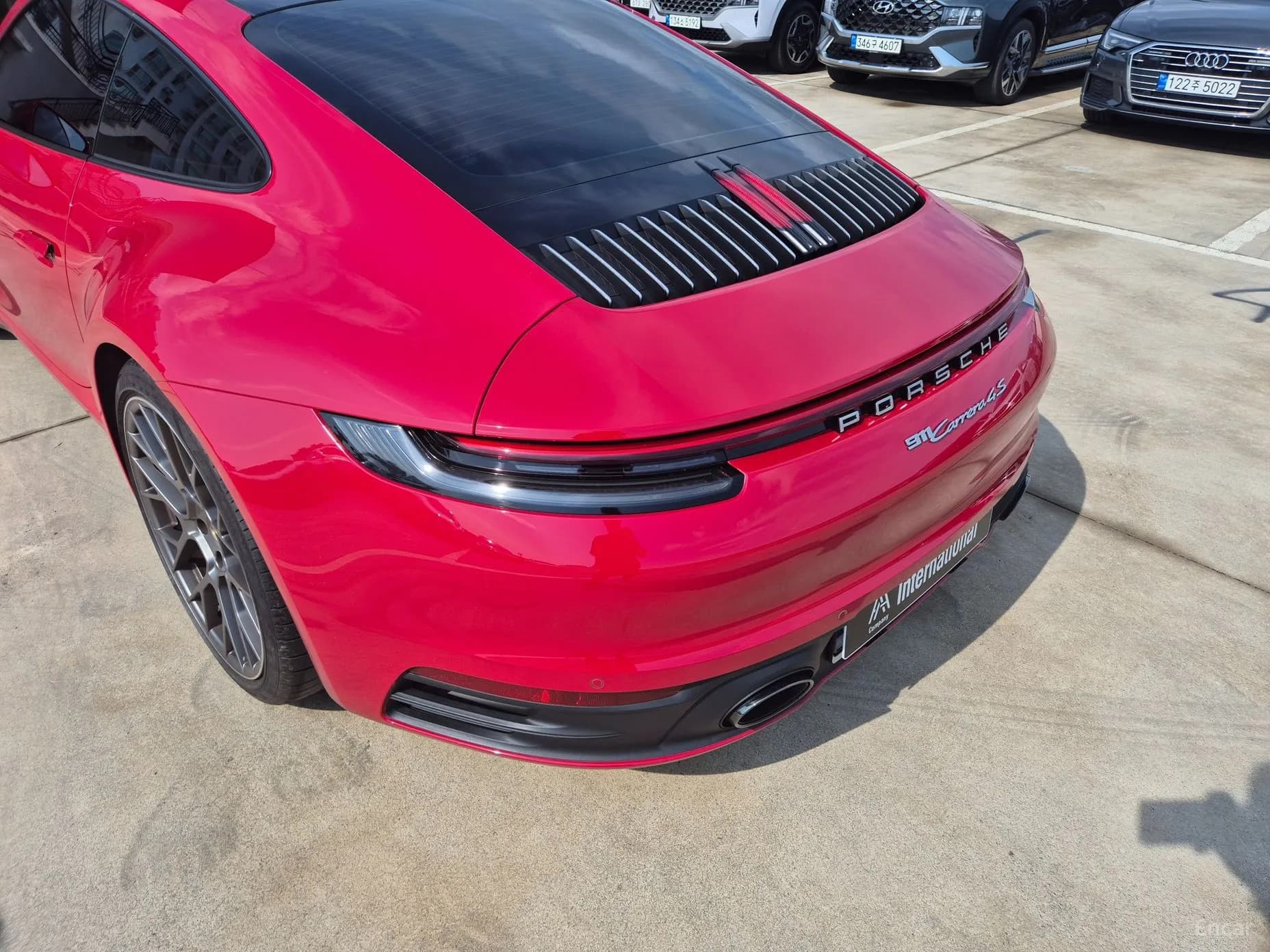 911 (992)