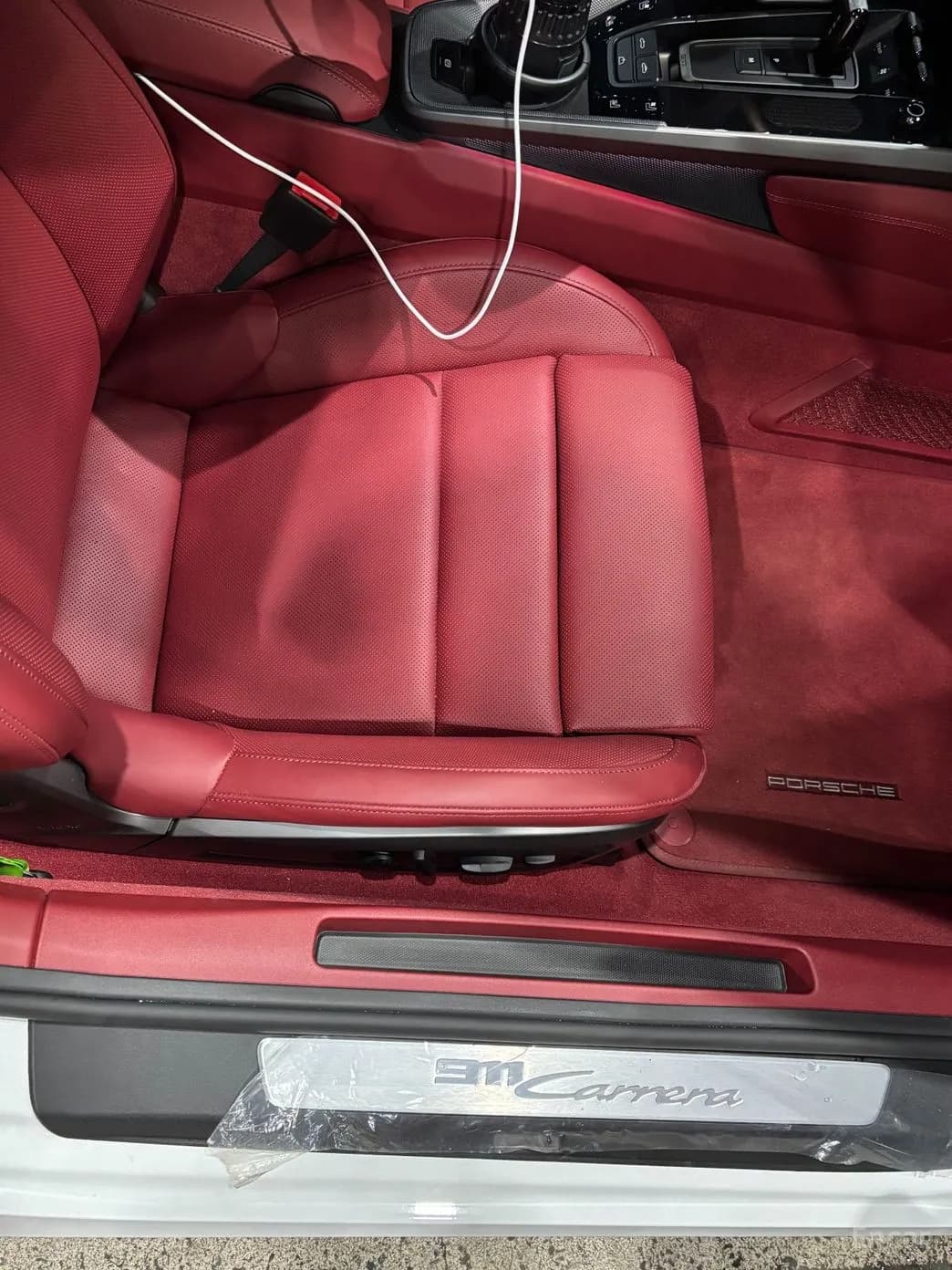 911 (992)