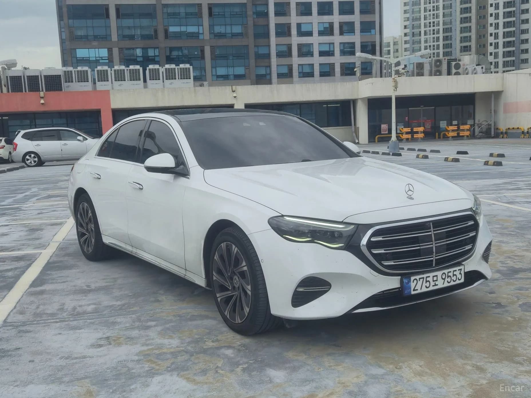 E-Class W214