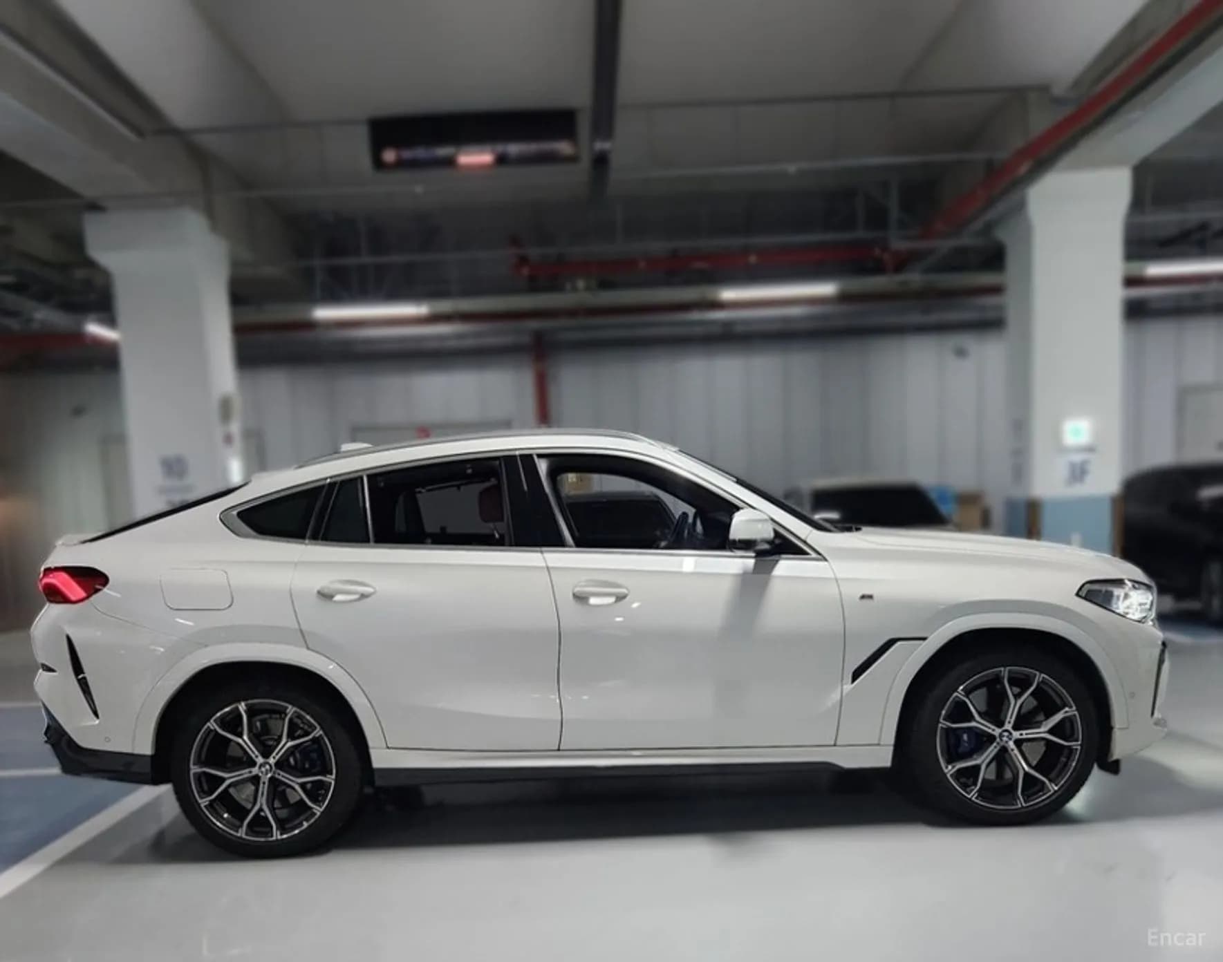 X6 (G06)