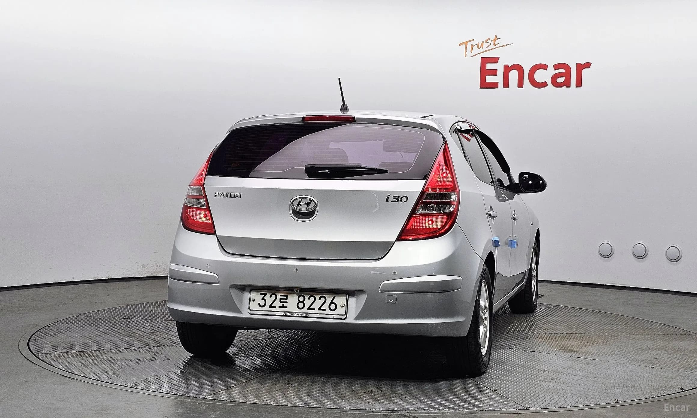 i30