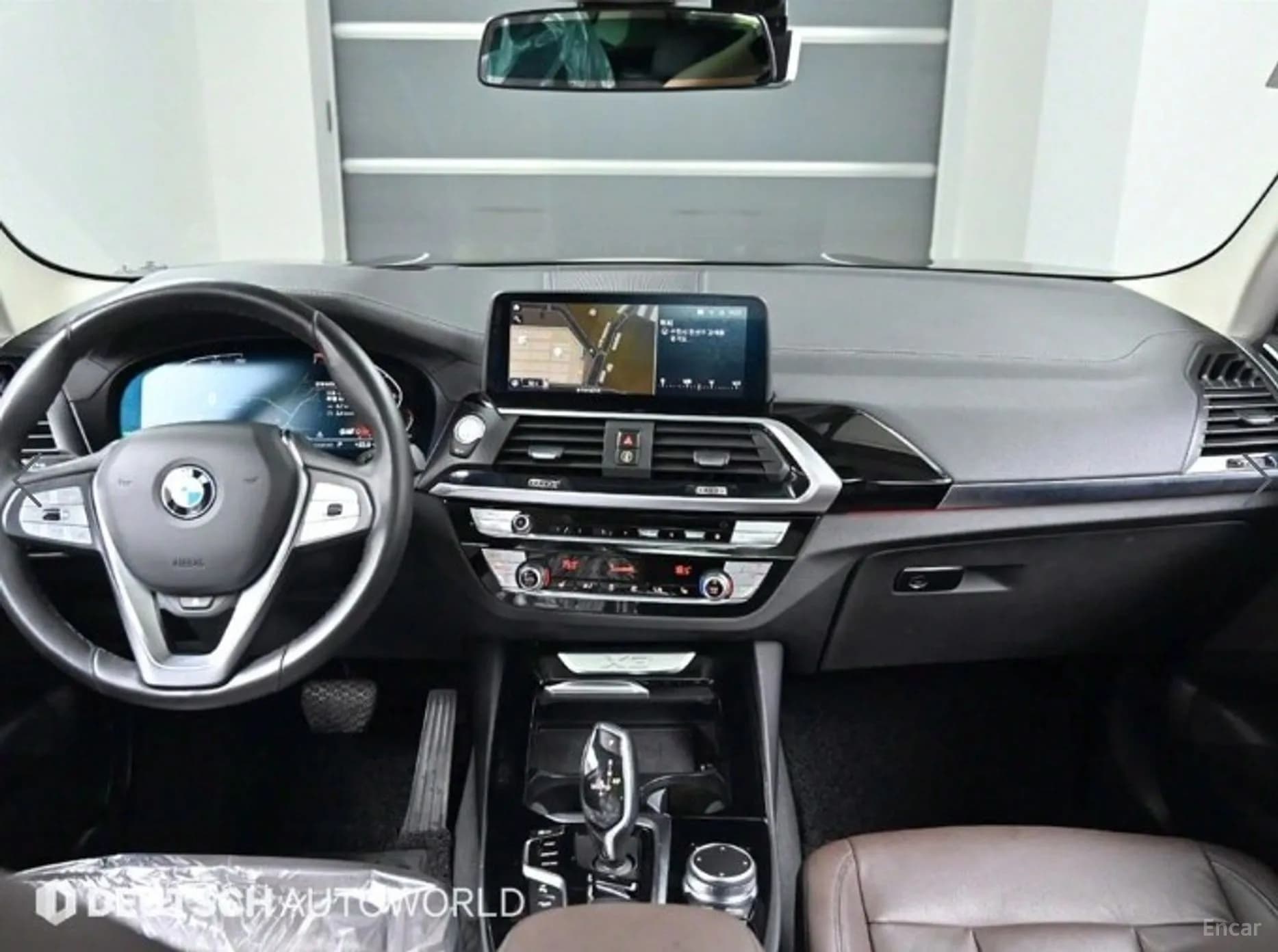X3 (G01)