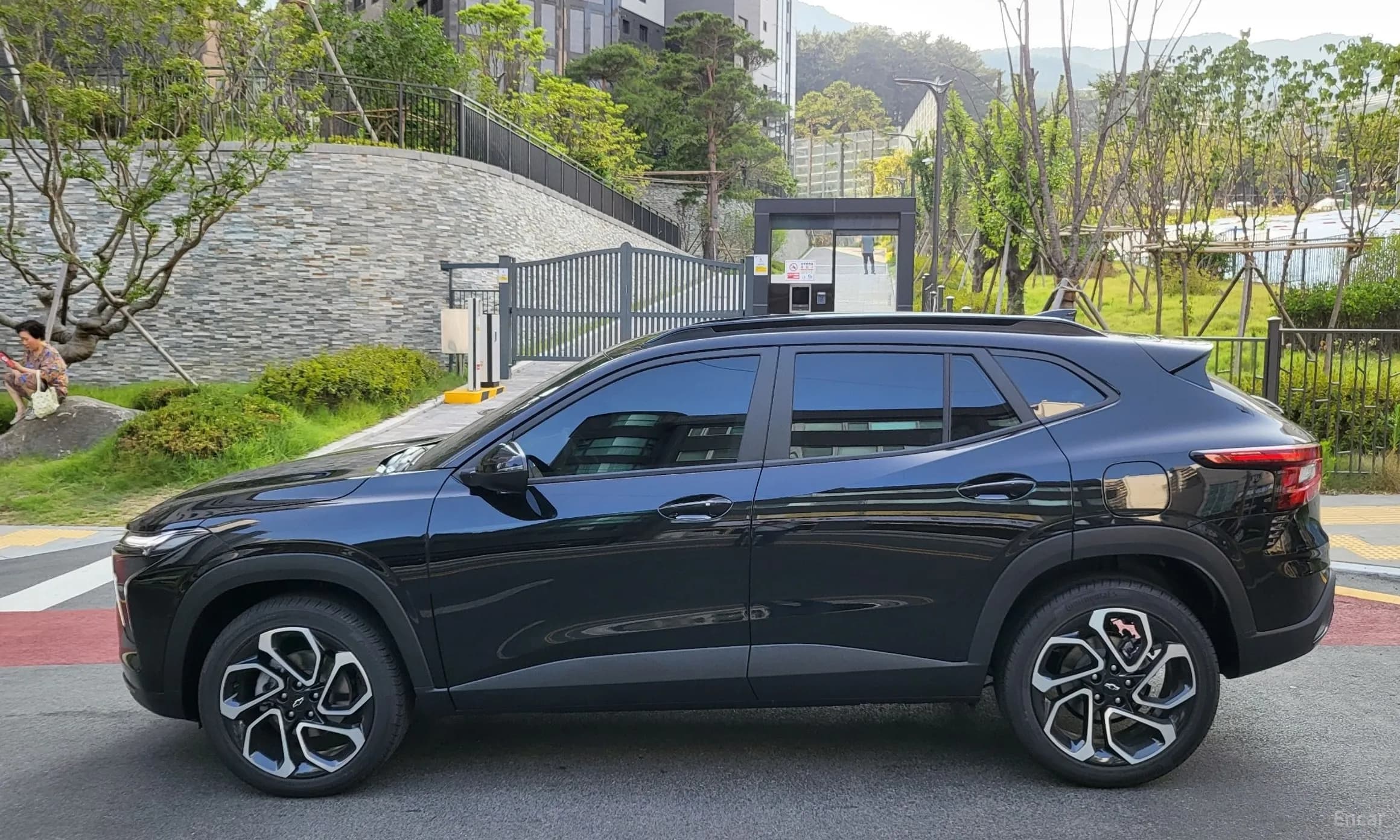 Trax Crossover