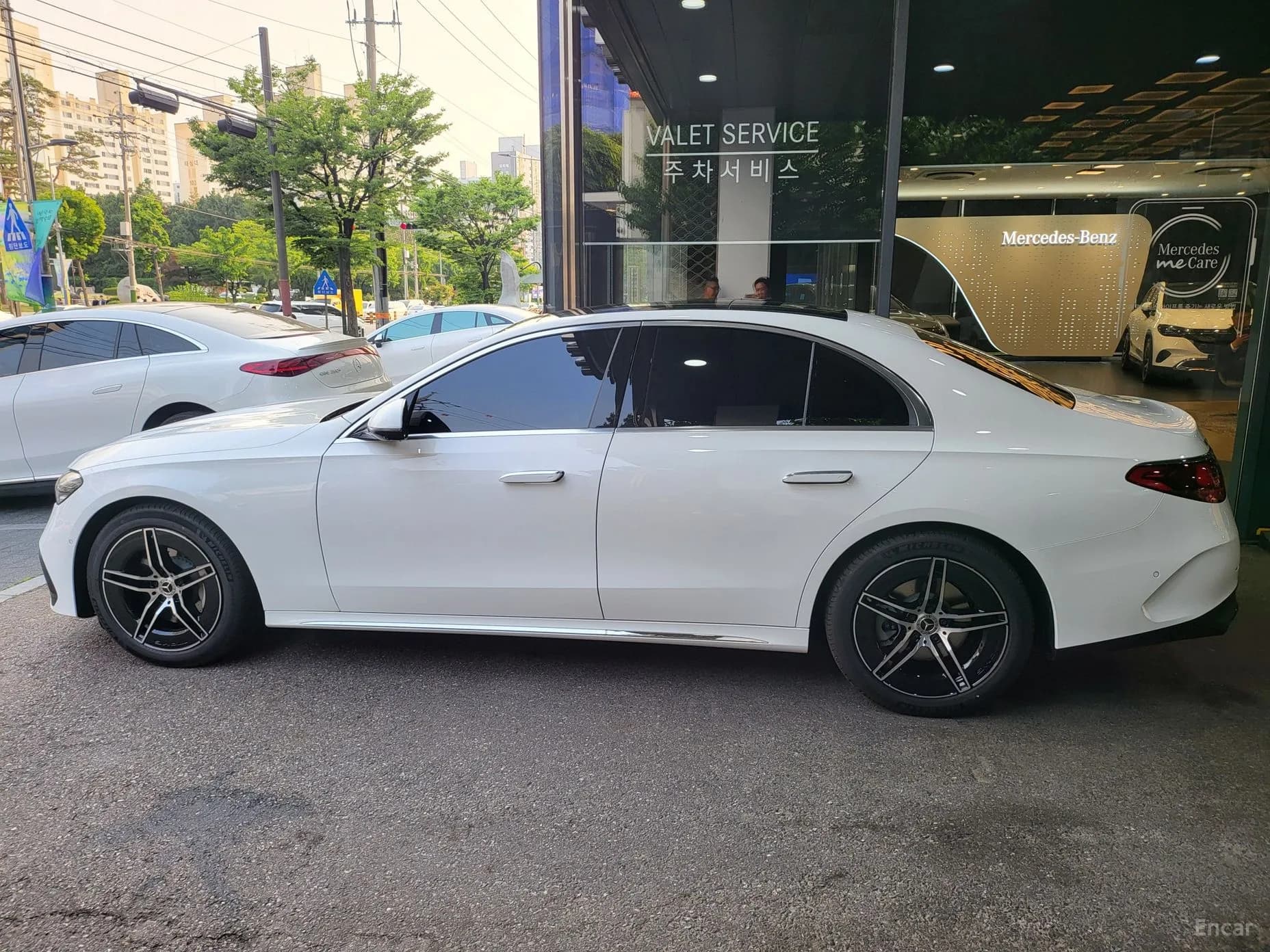E-Class W214