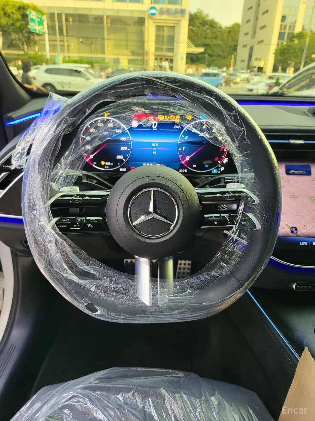 E-Class W214