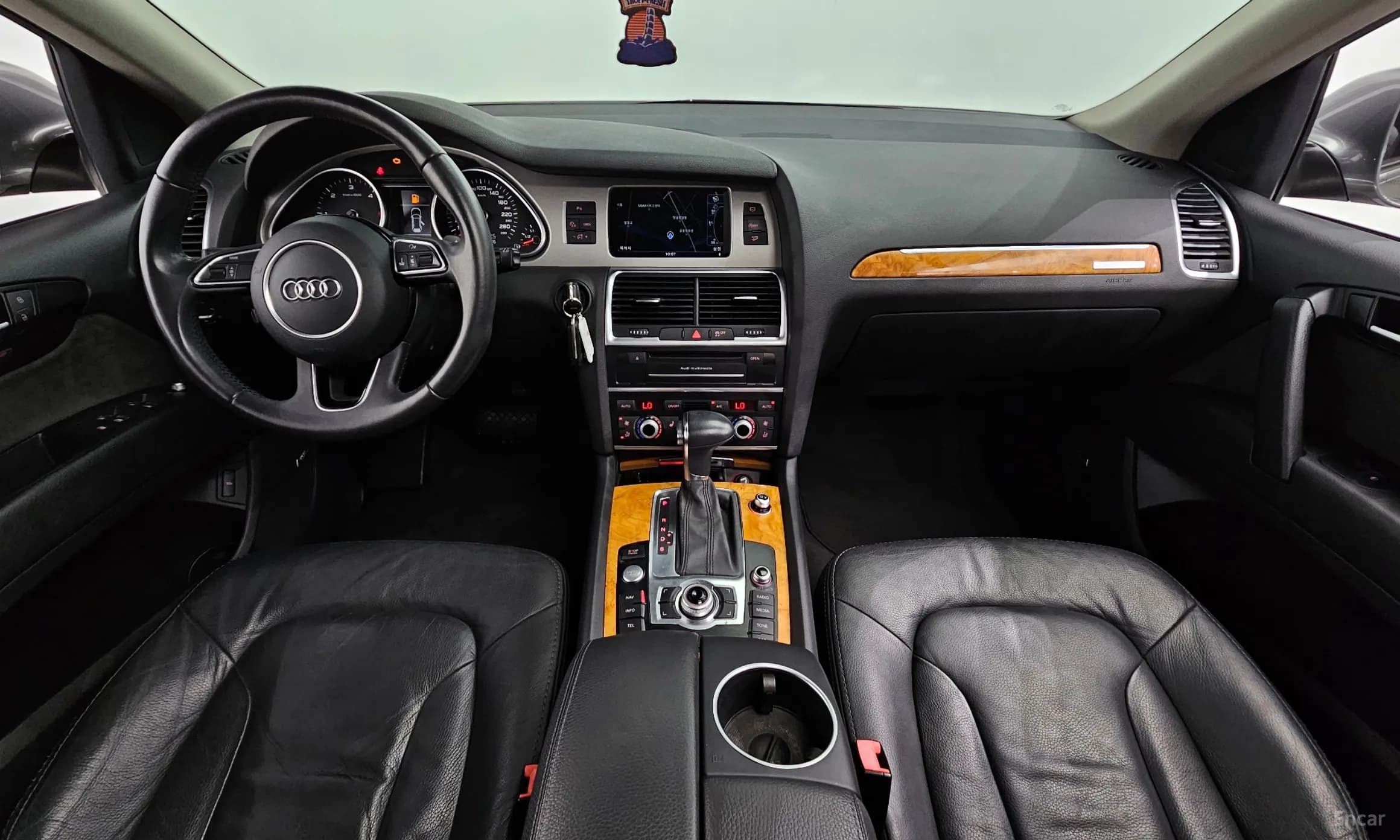 Q7
