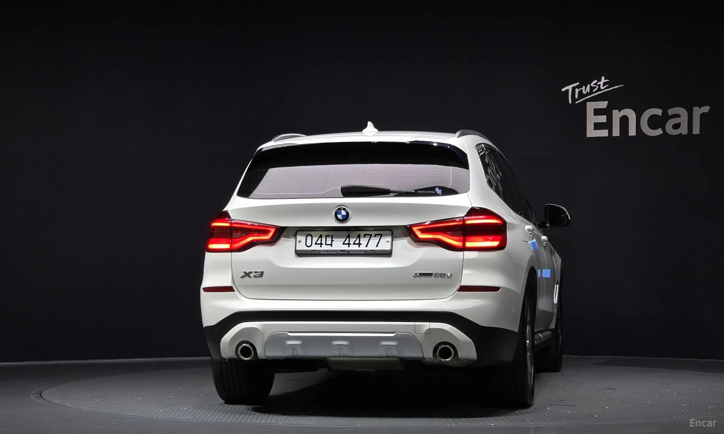 X3 (G01)