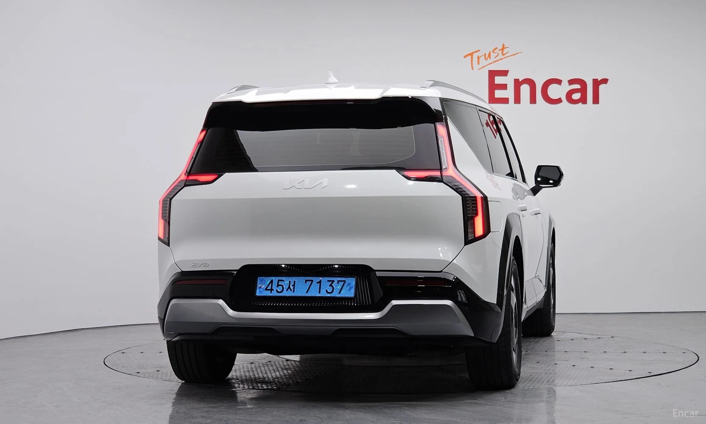 EV9