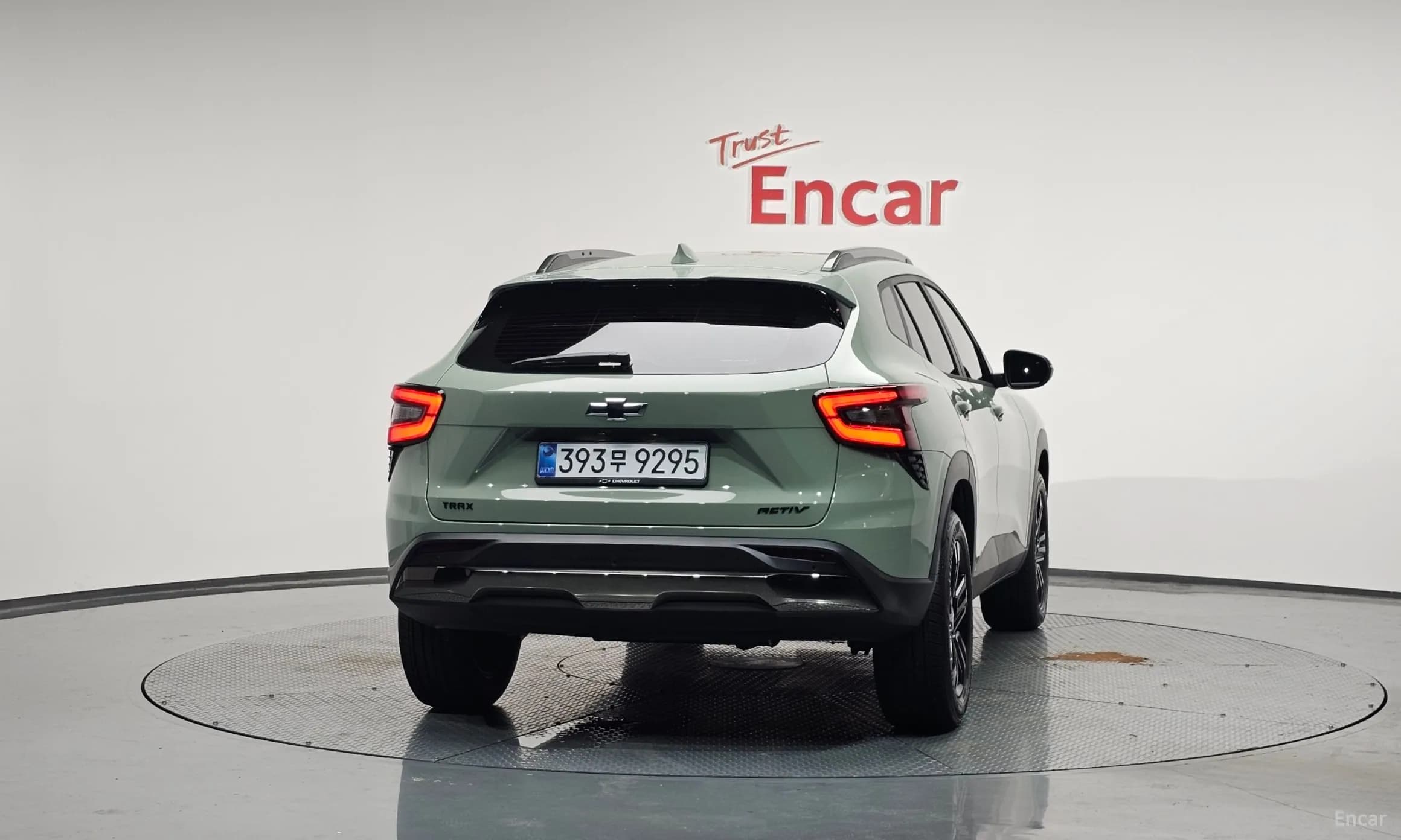 Trax Crossover