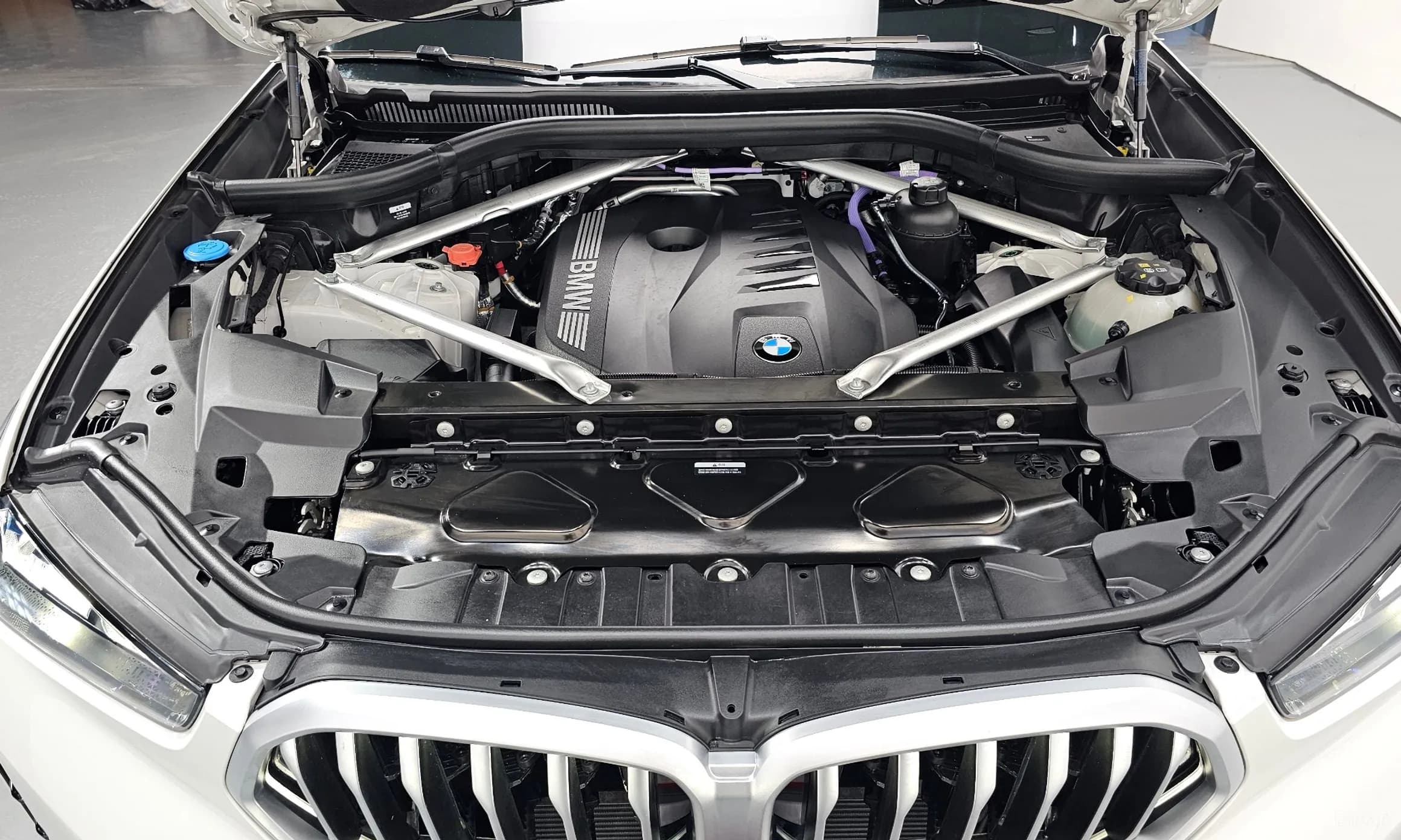 X6 (G06)