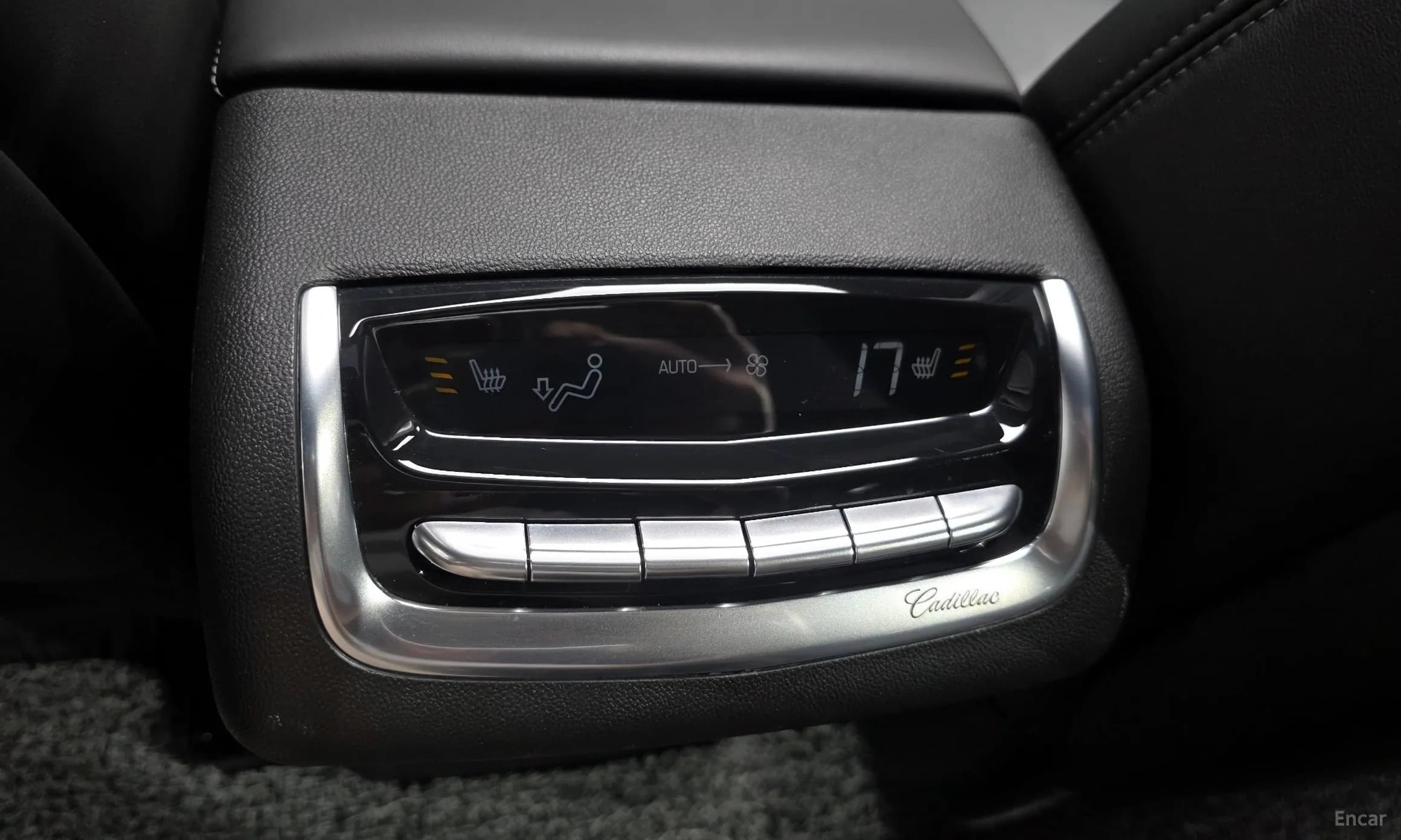 XT6