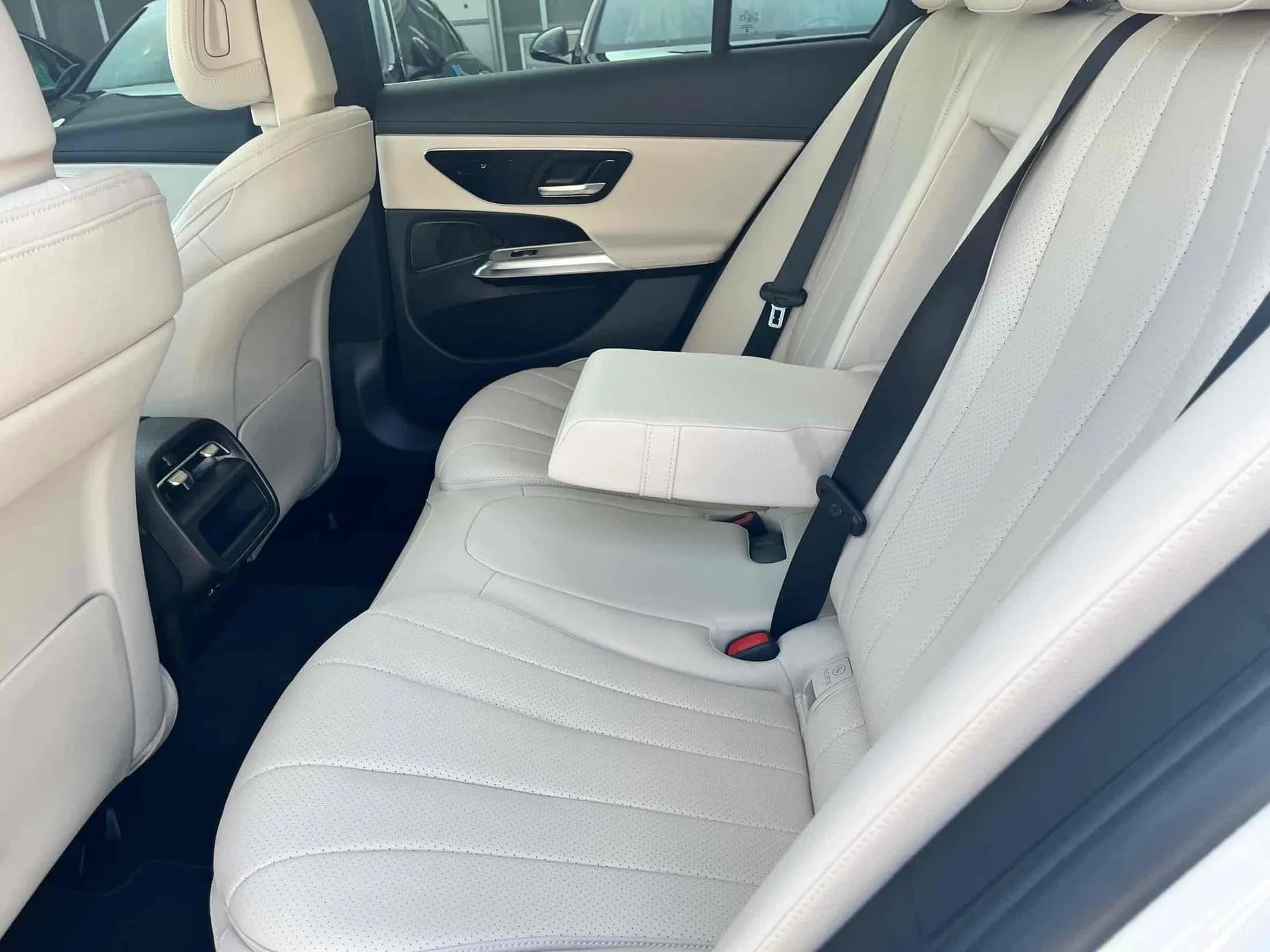 E-Class W214