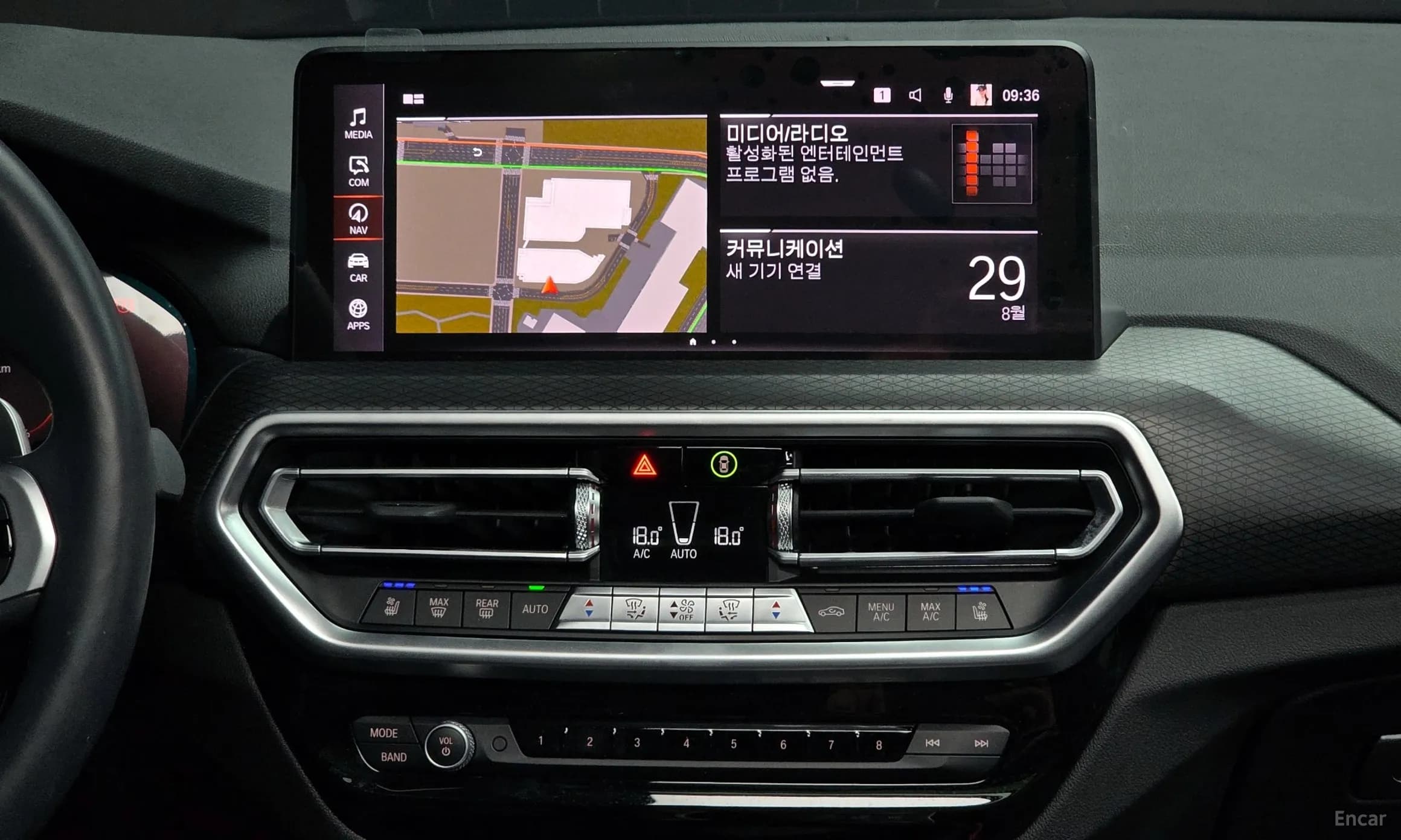 X4 (G02)
