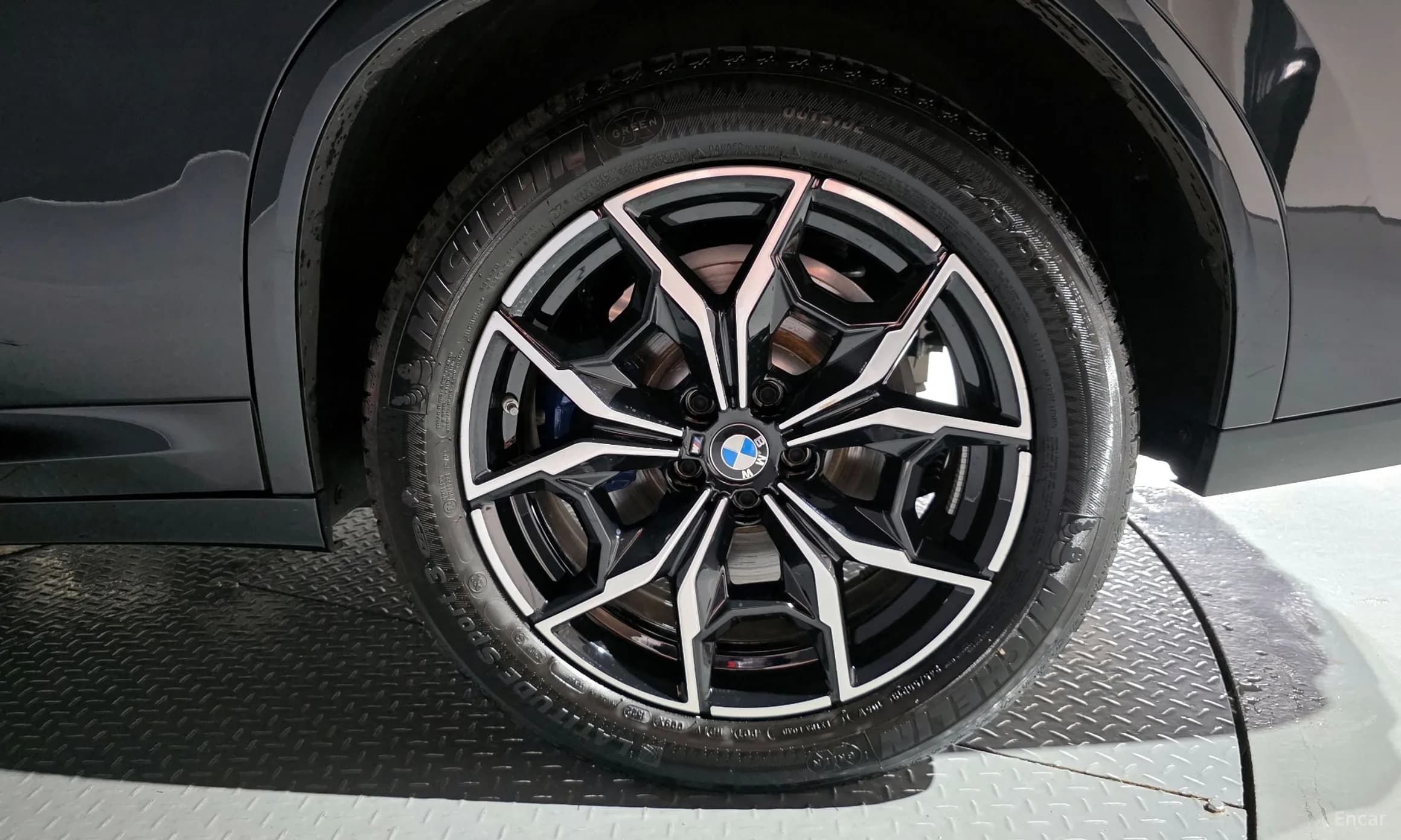 X4 (G02)