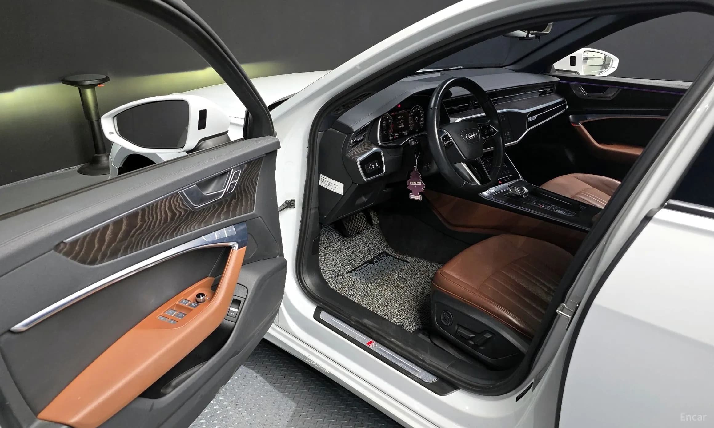A6 (C8)