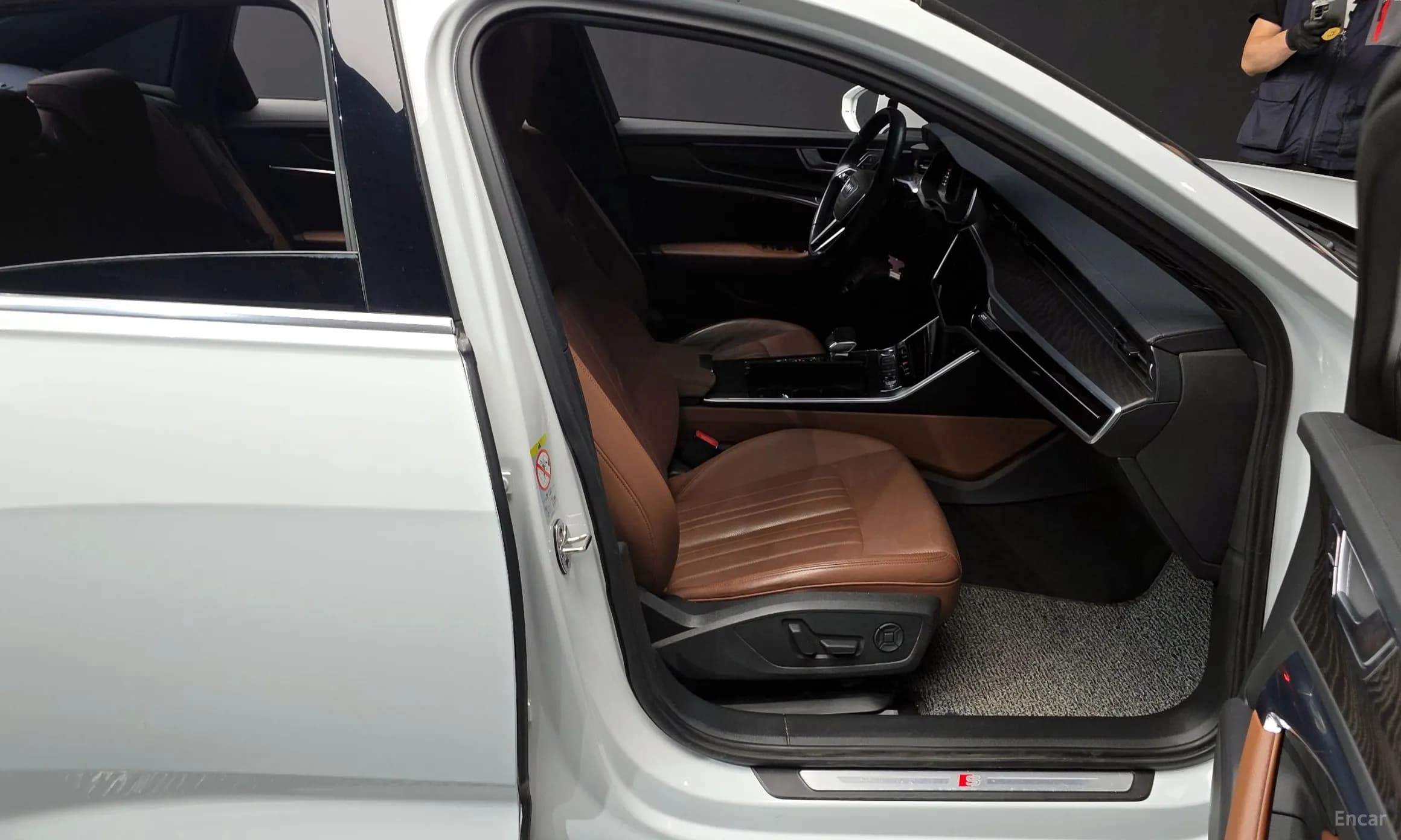 A6 (C8)