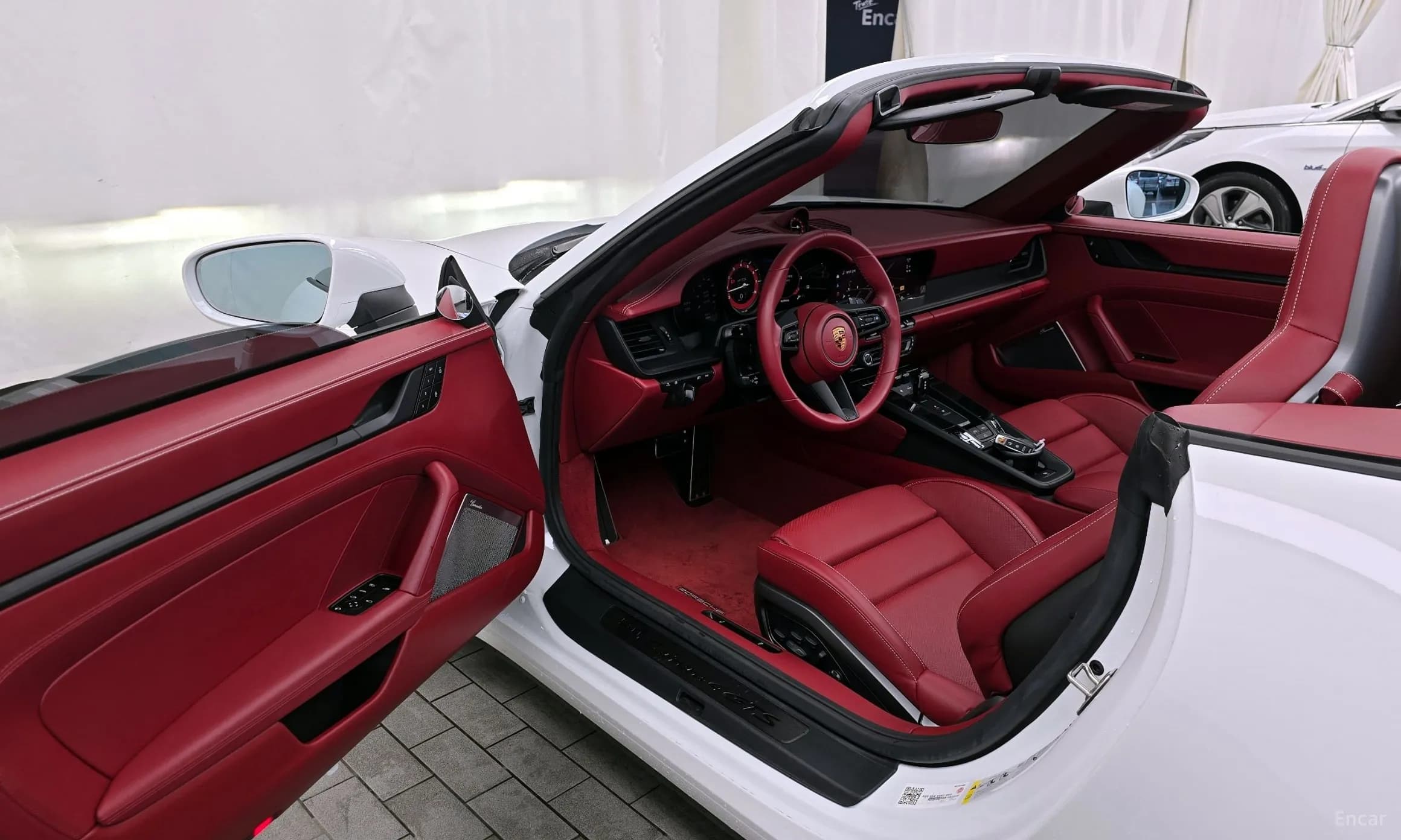 911 (992)