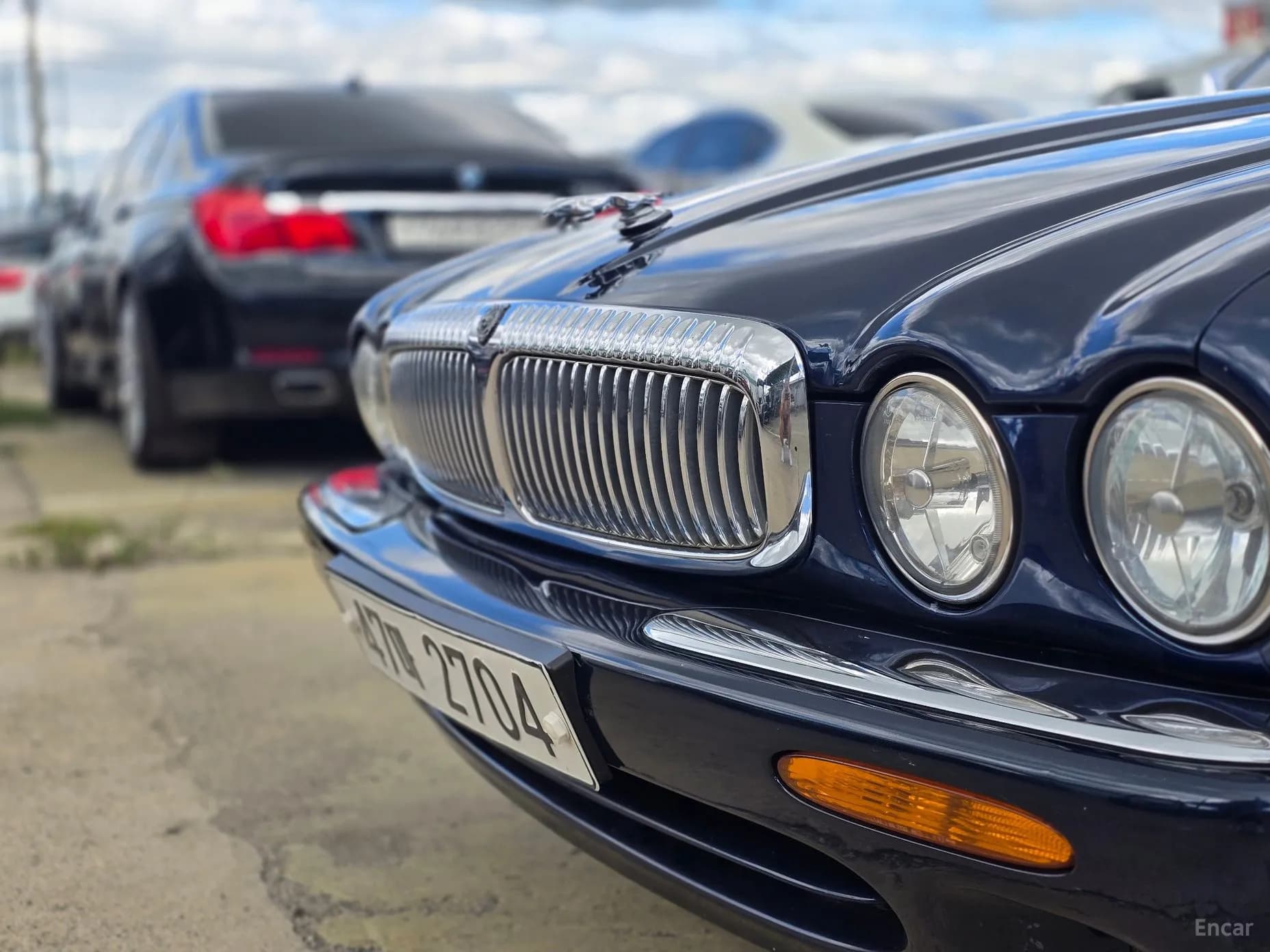 XJ-8