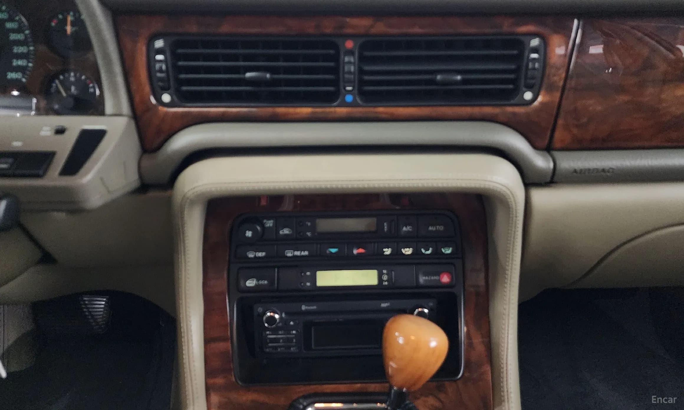 XJ-6
