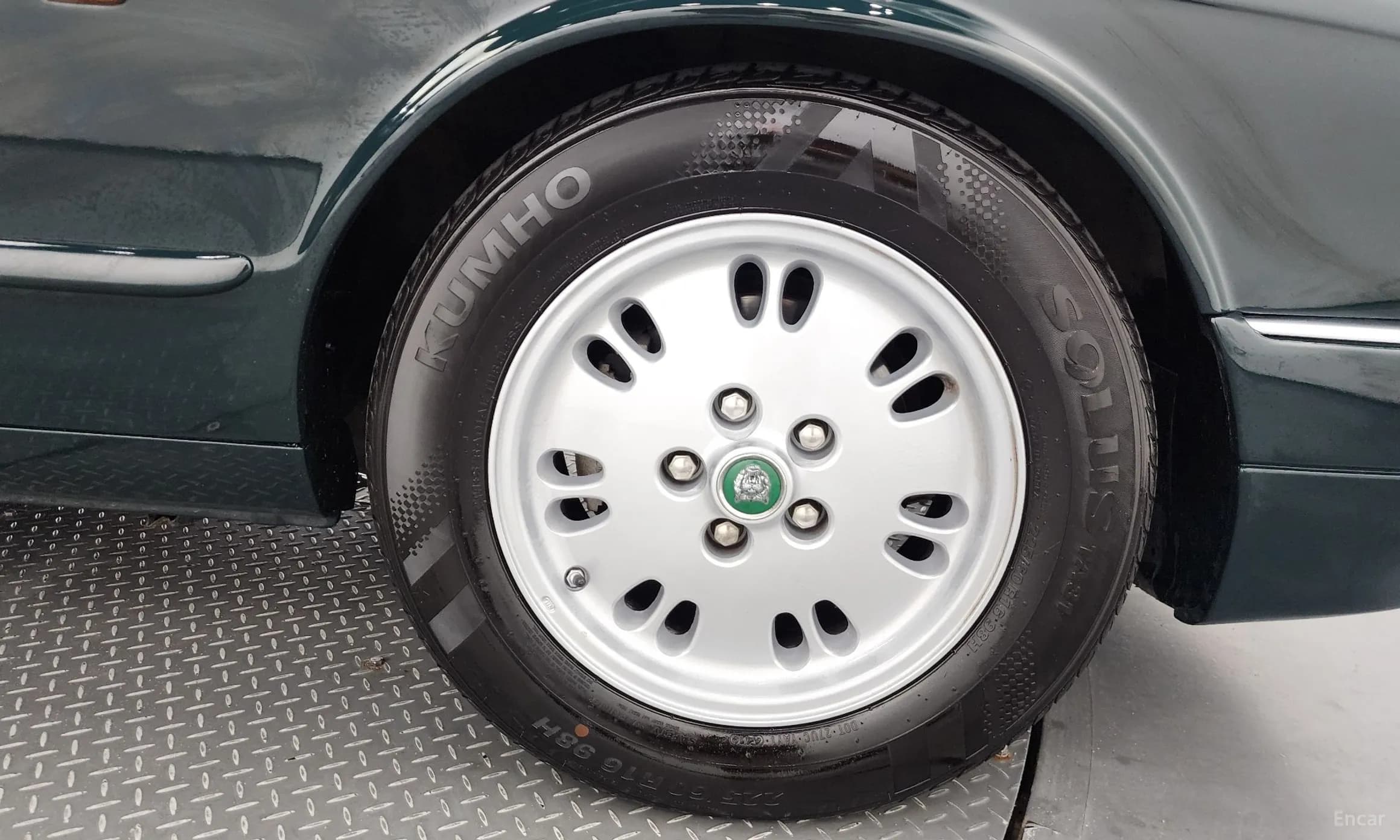XJ-6