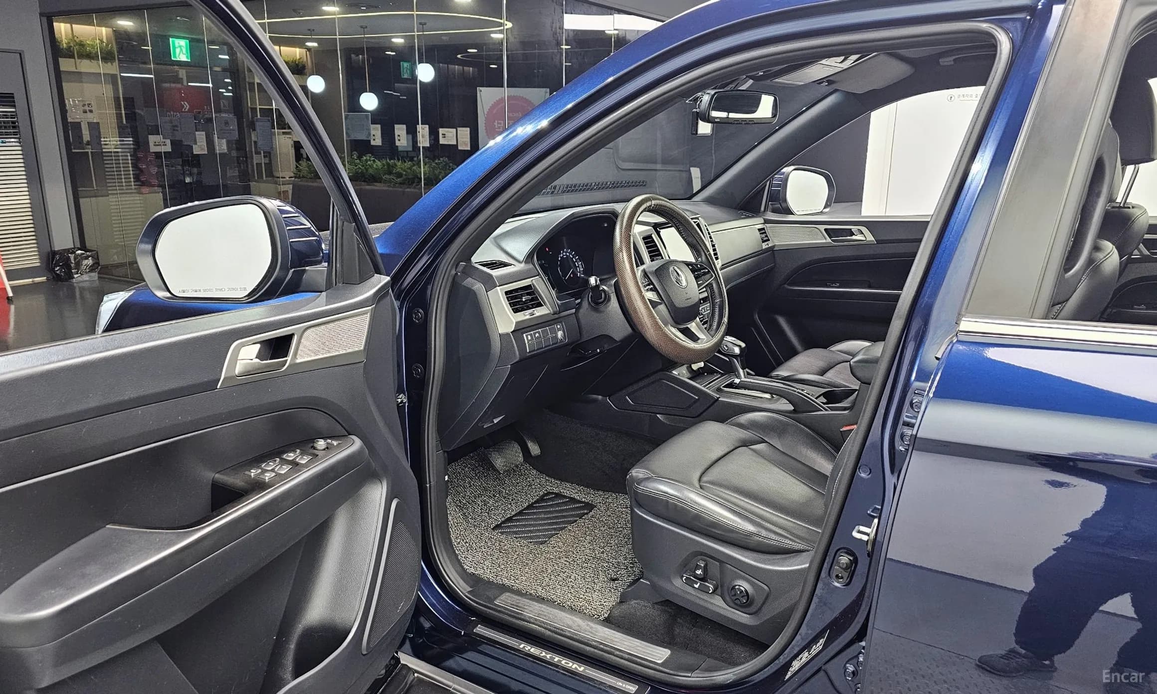Rexton Sports Khan