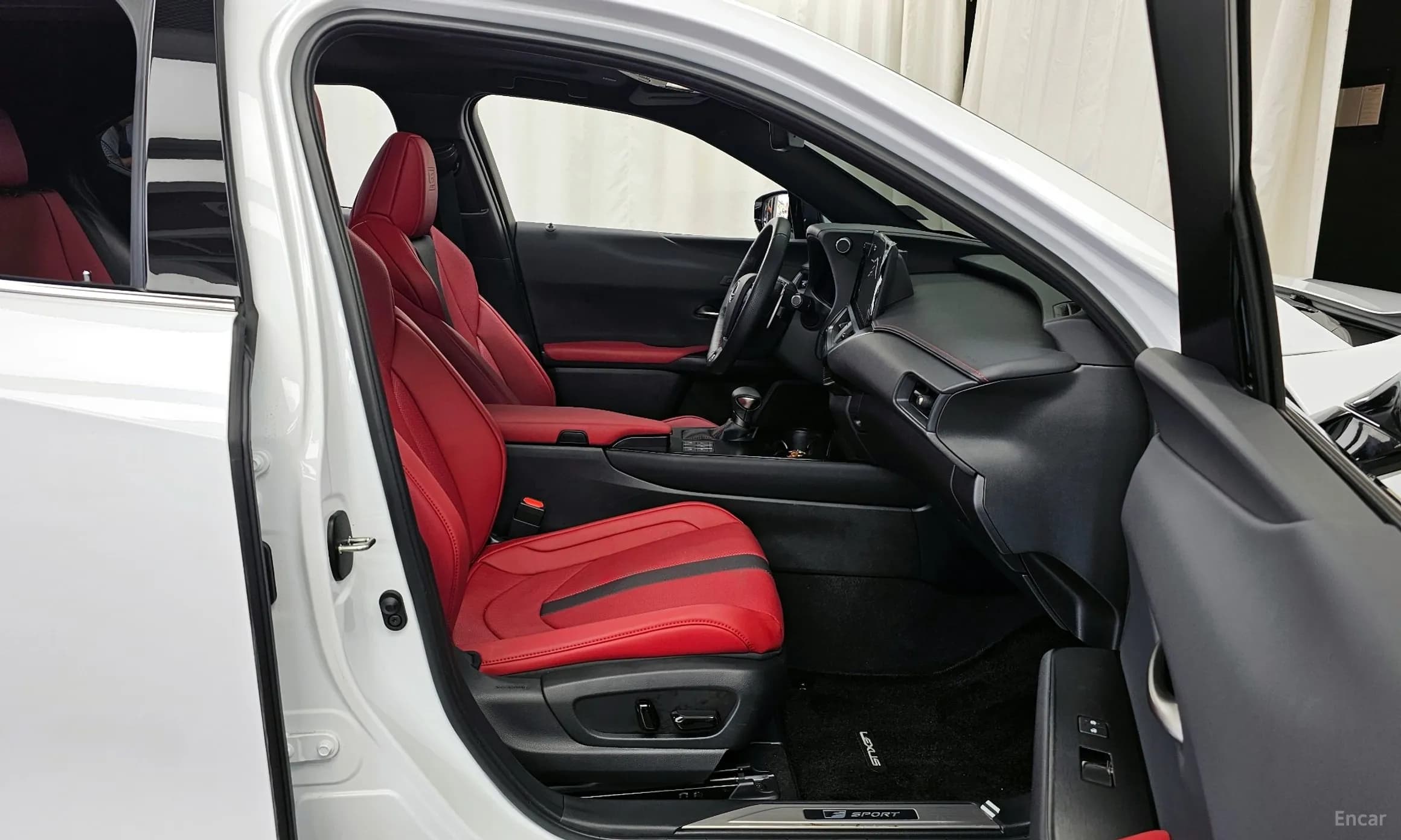 UX250h