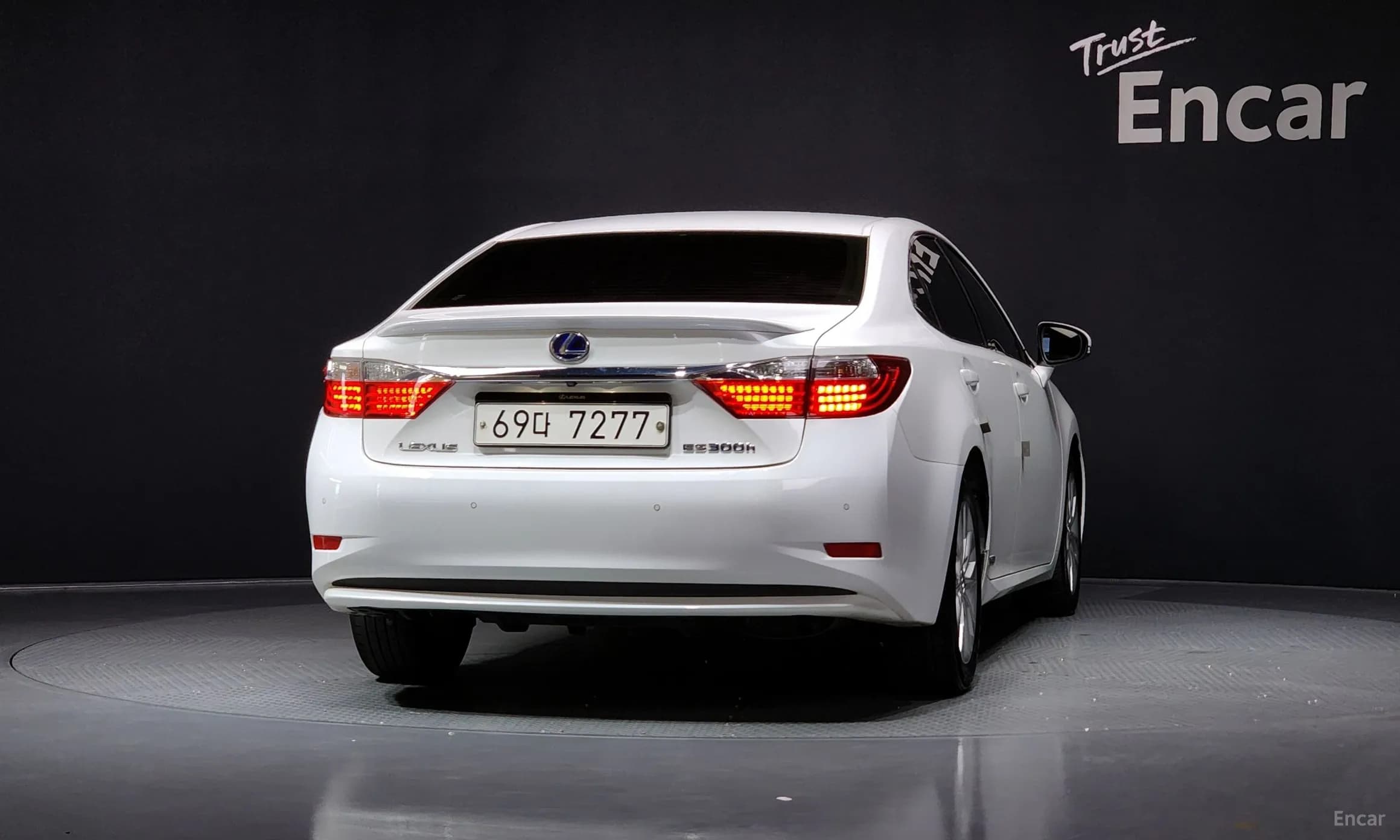 New ES300h