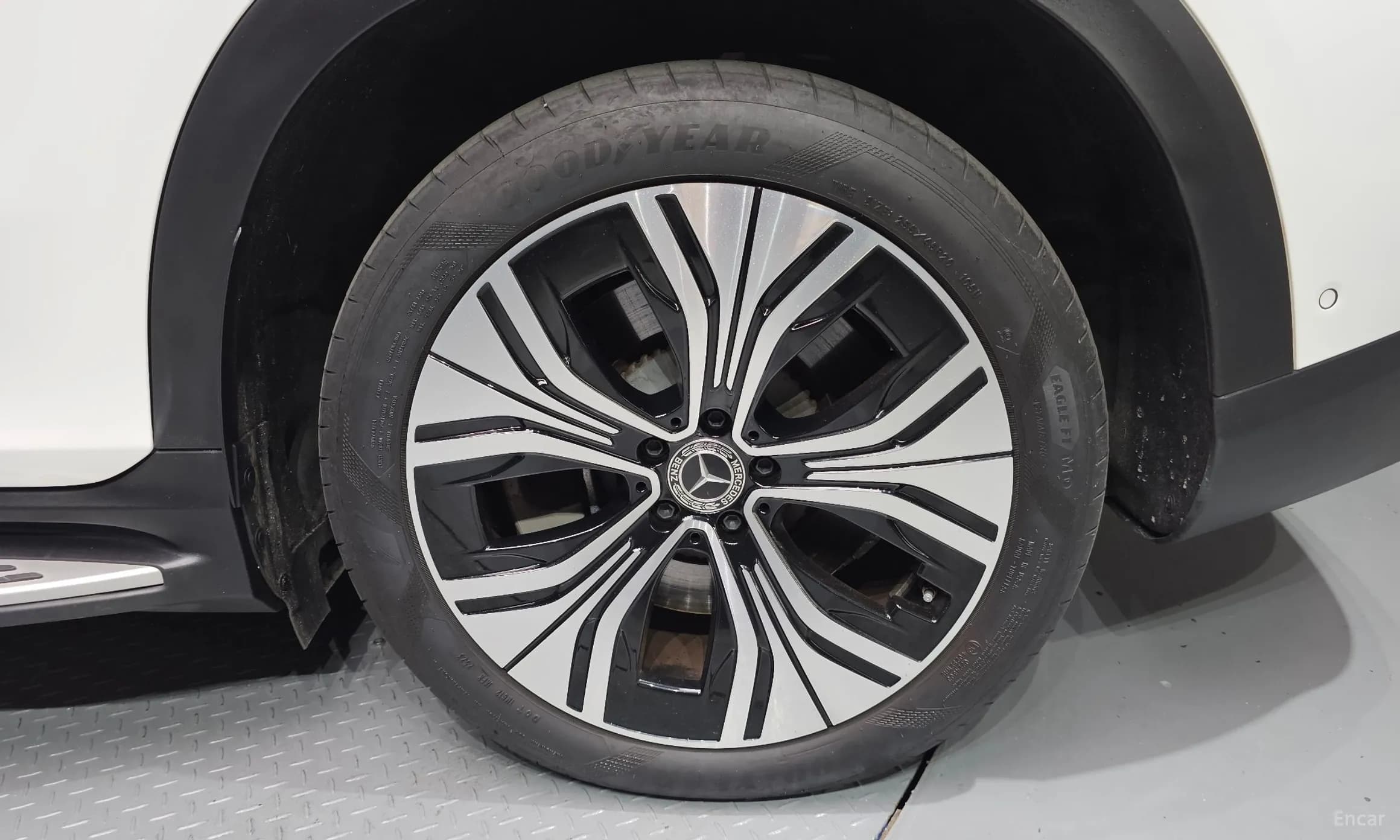 EQE SUV X294