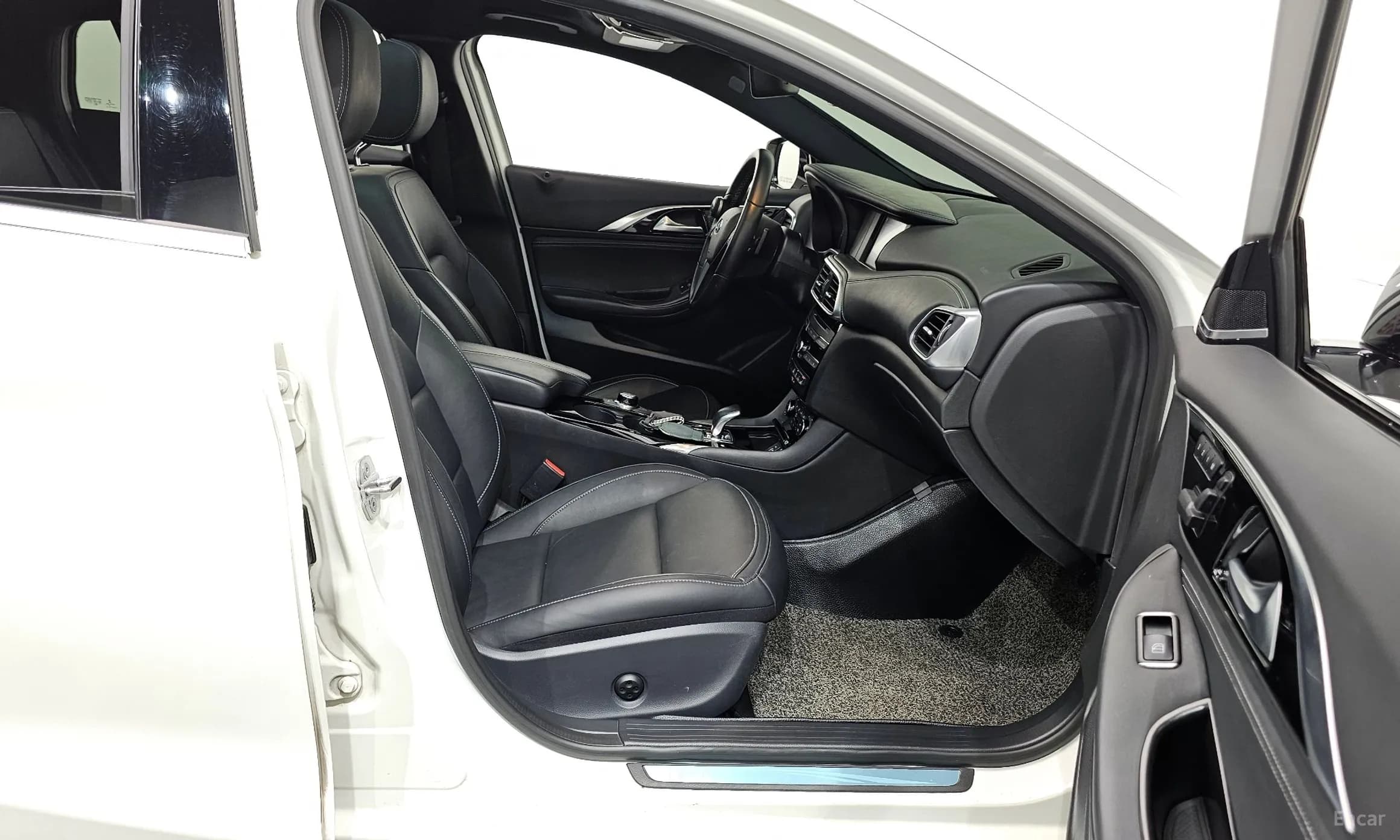 QX30
