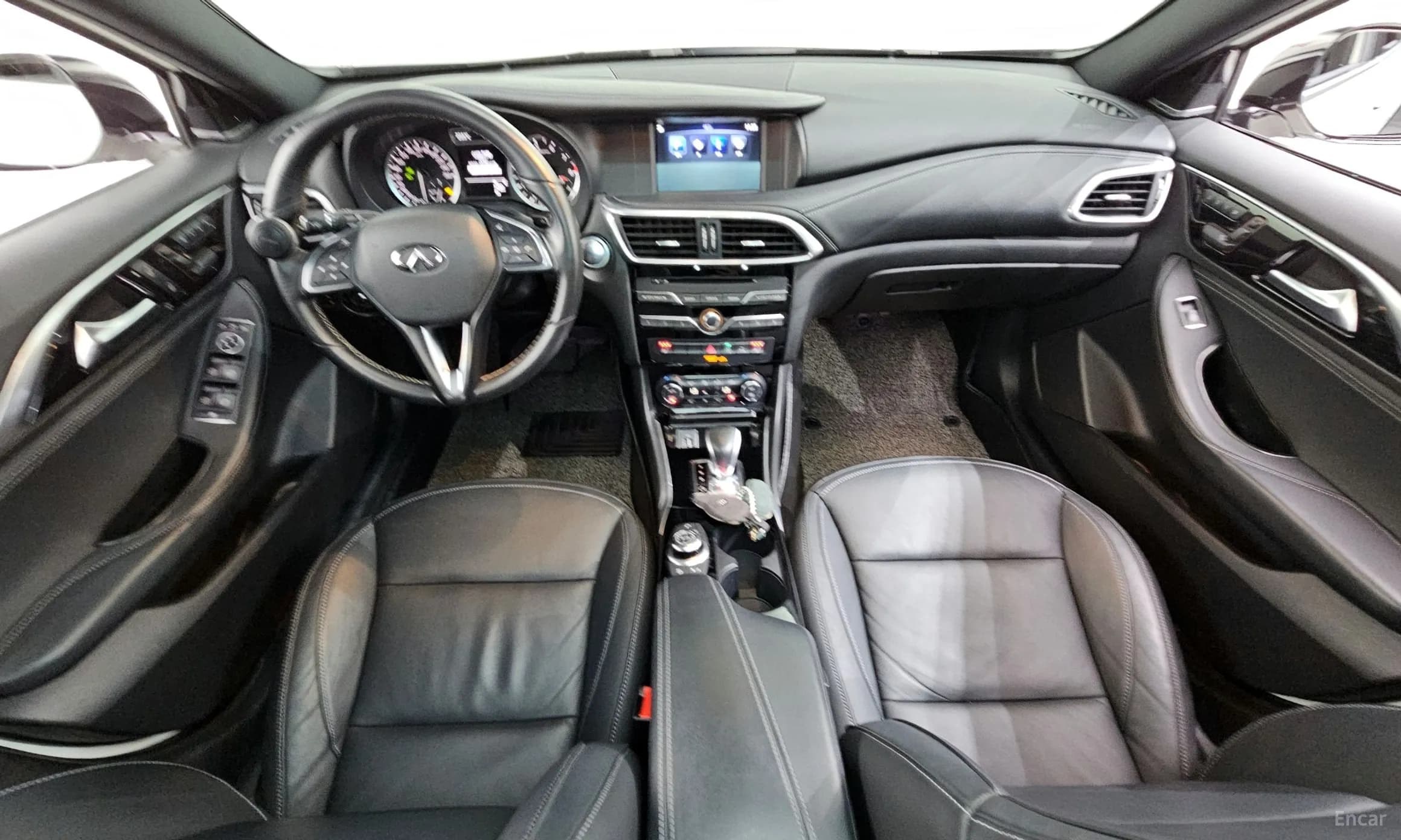 QX30