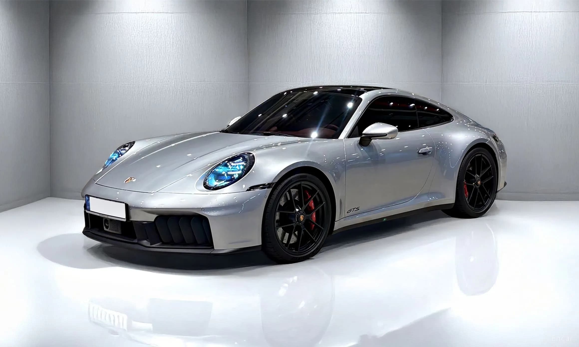 911 (992)