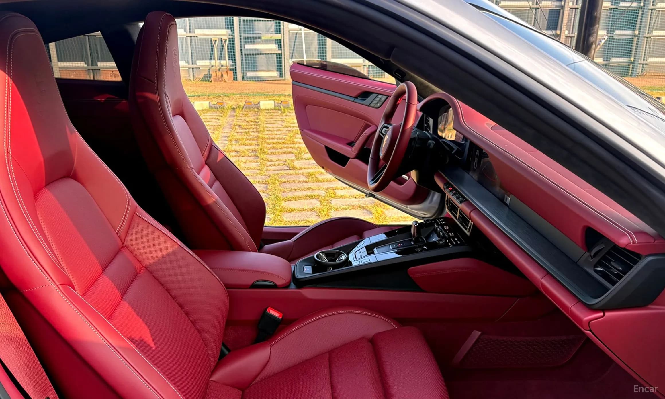 911 (992)