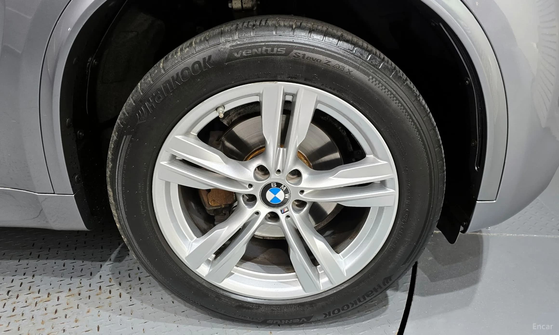 X5 (F15)