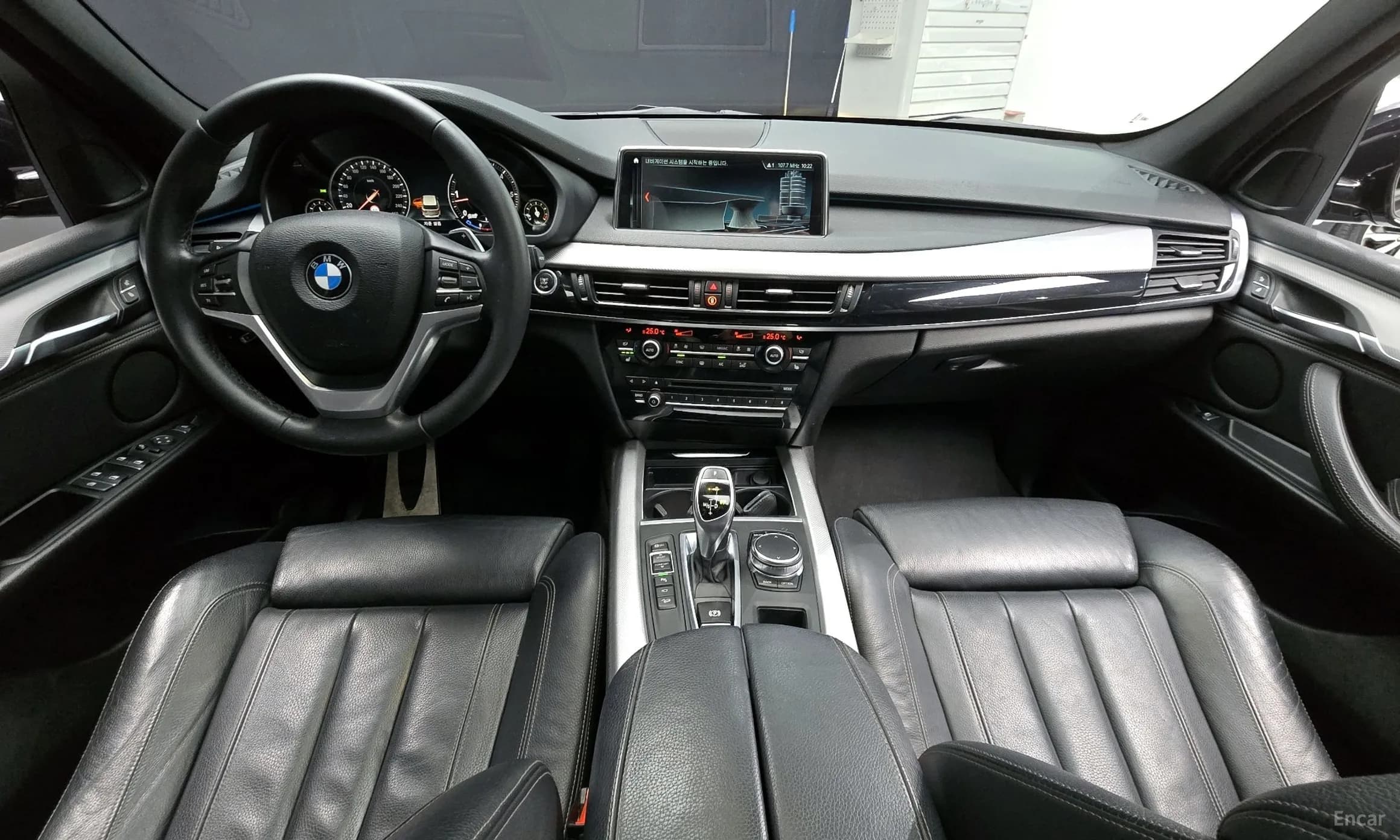 X5 (F15)