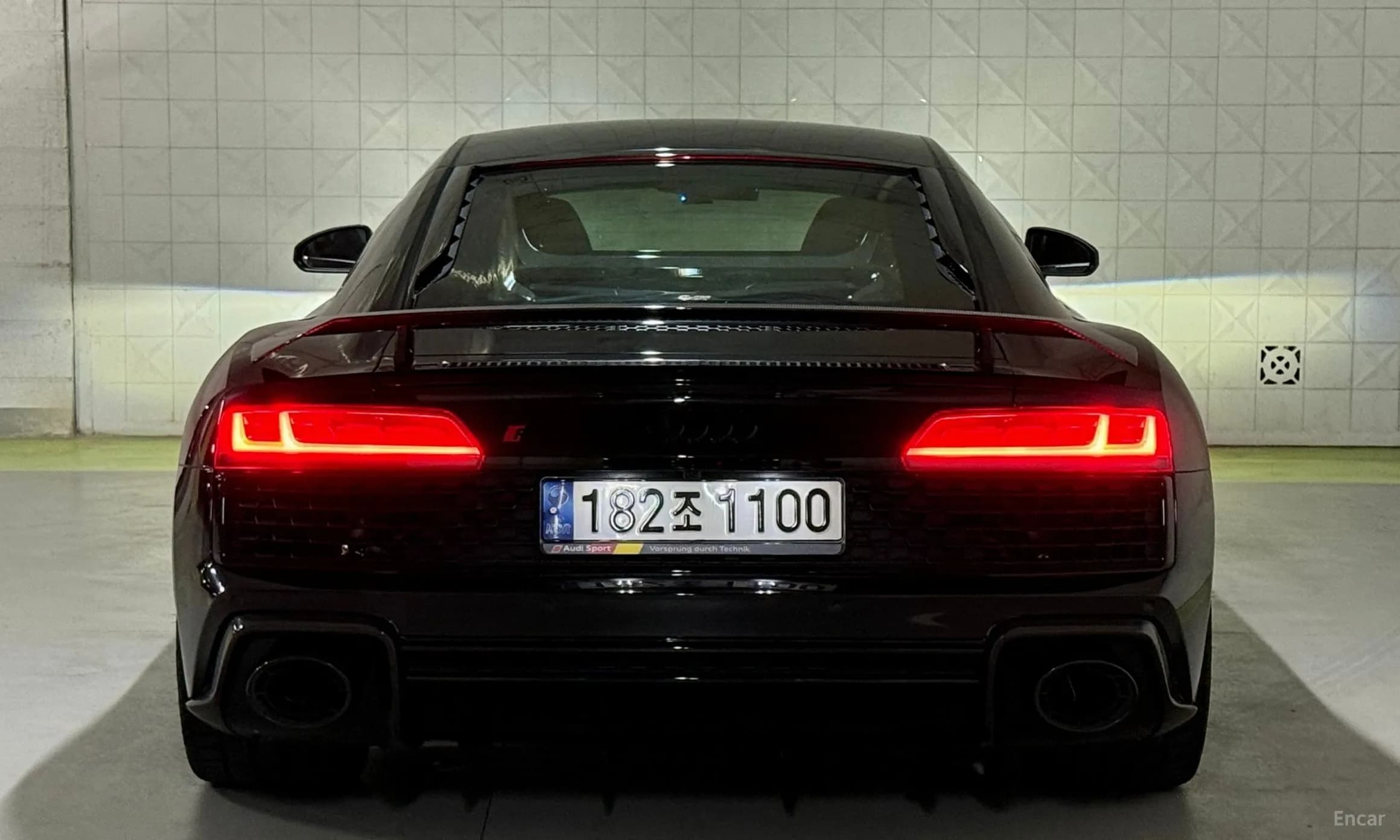 R8 (4S)