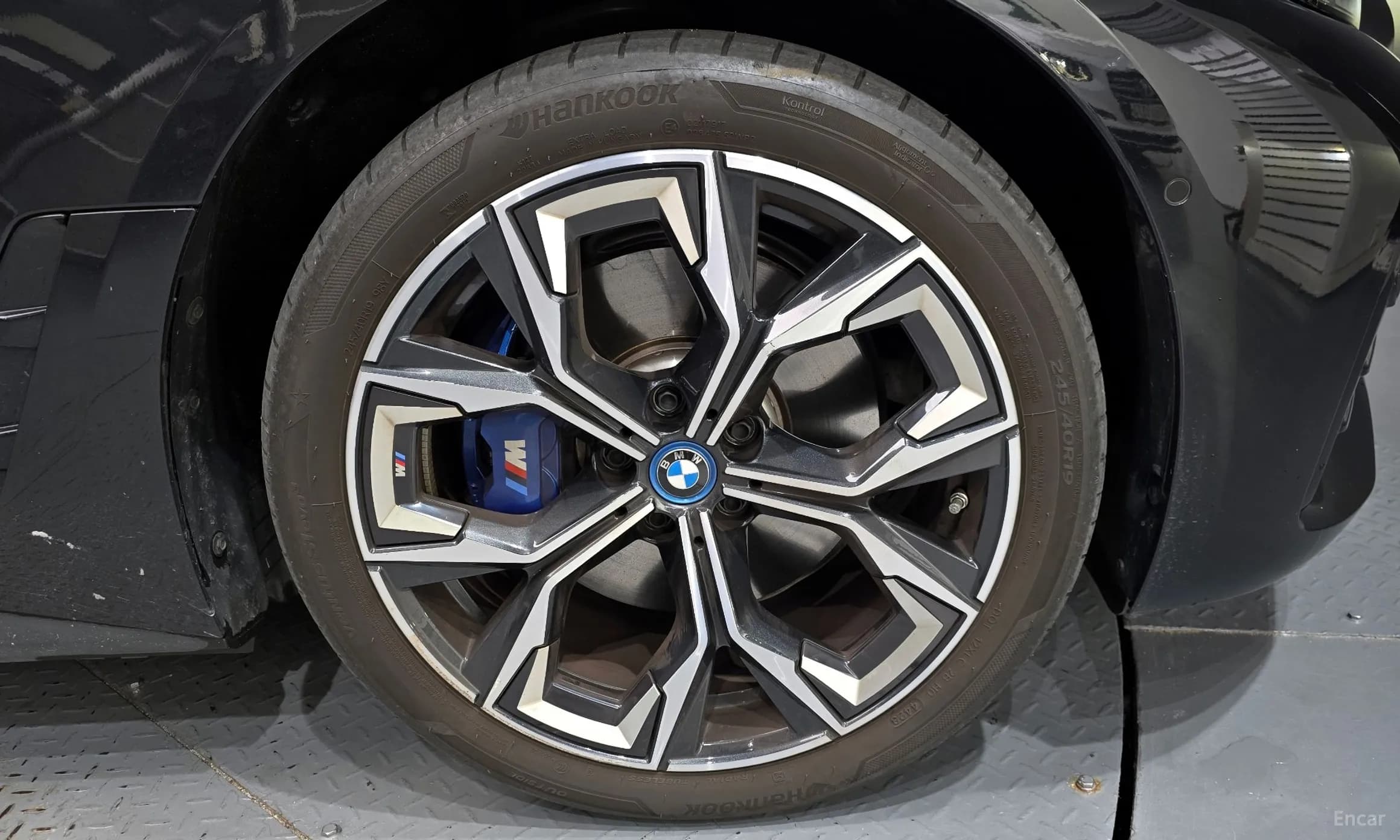 i4