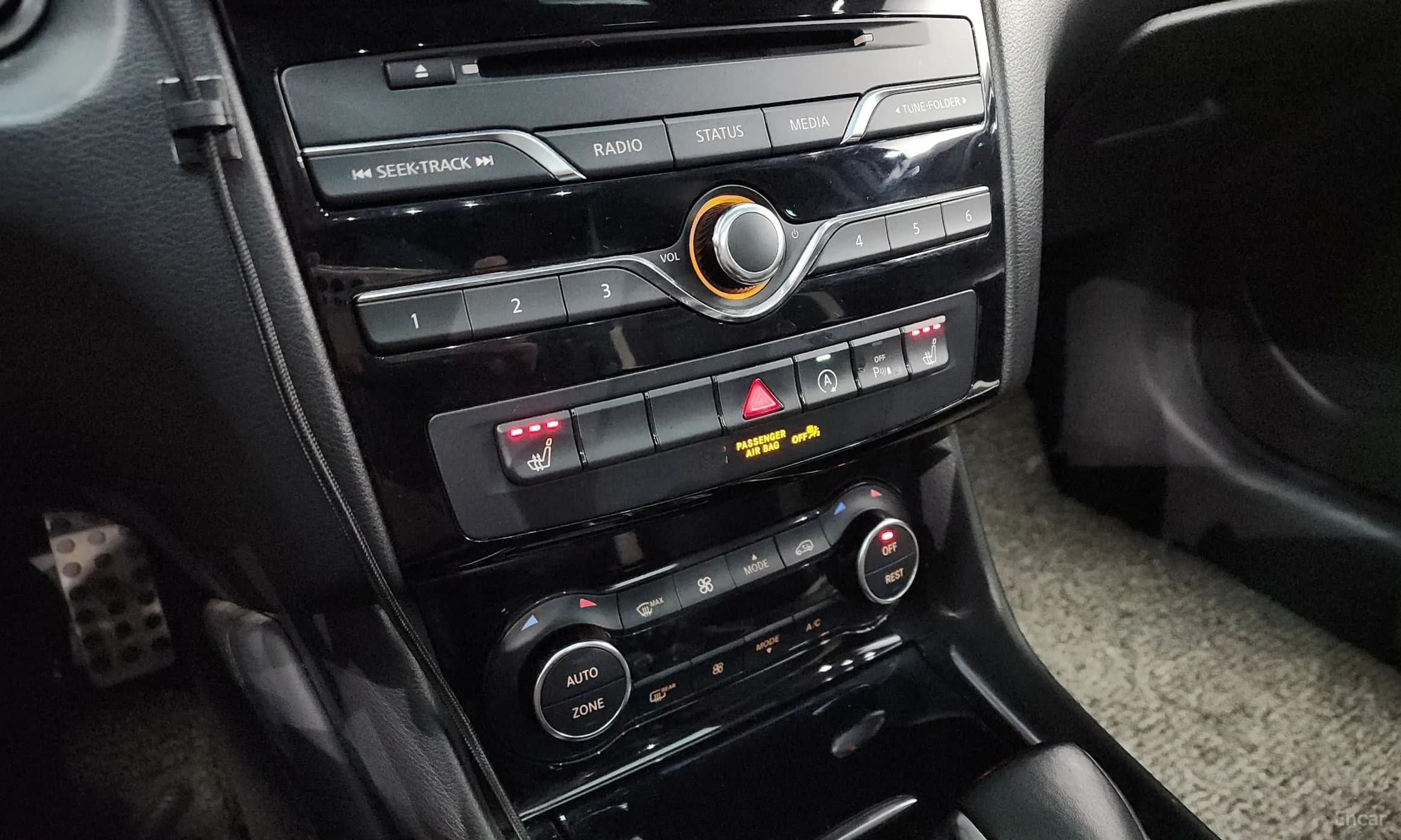Q30