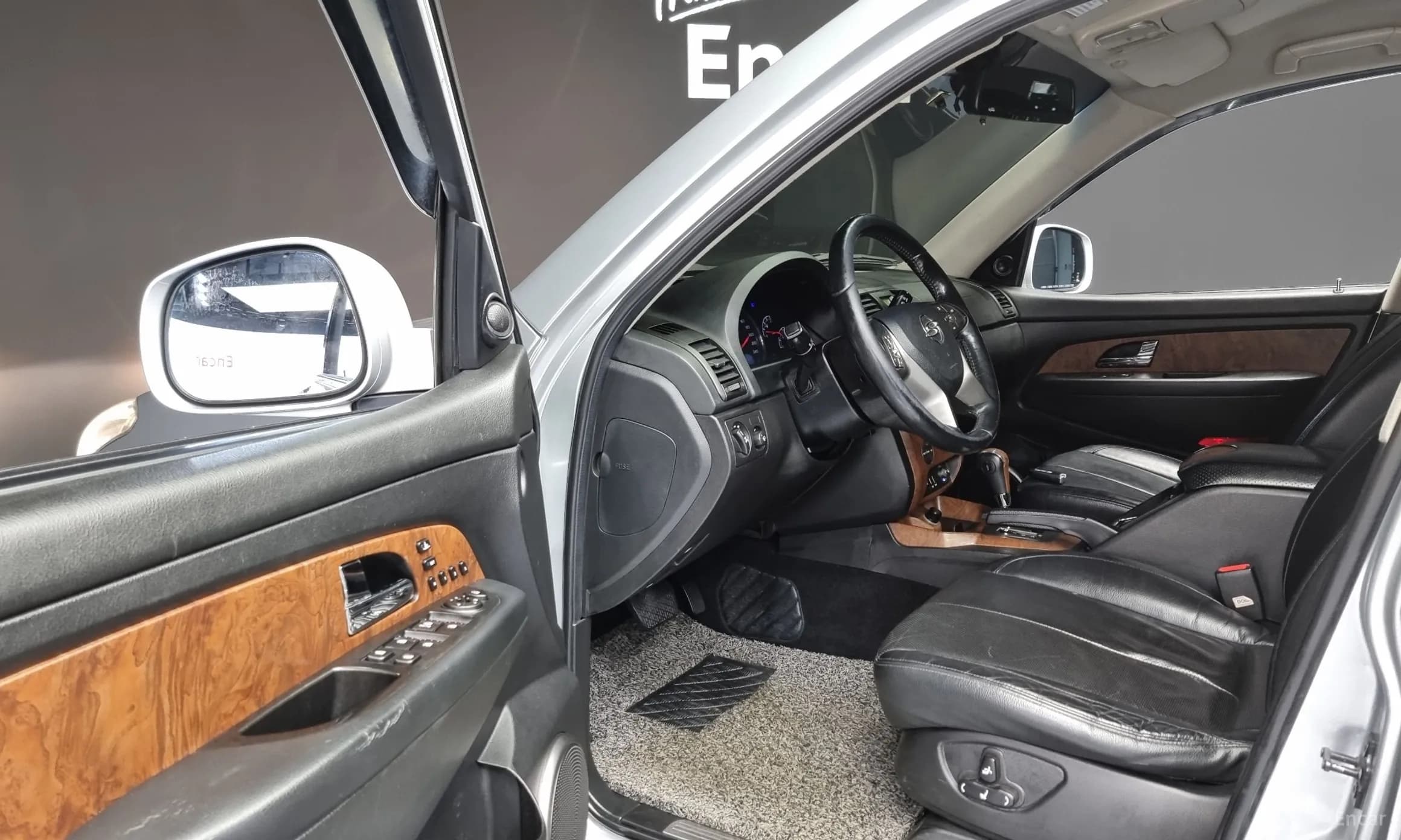 Rexton W