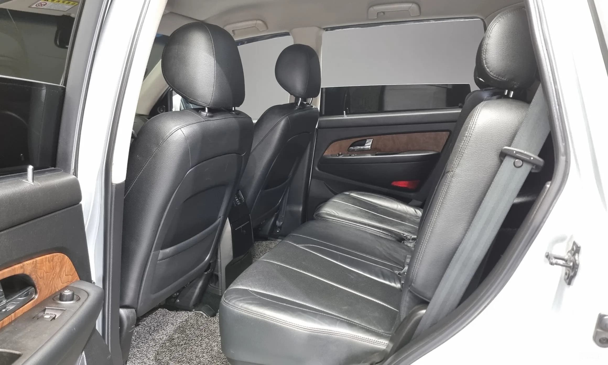 Rexton W