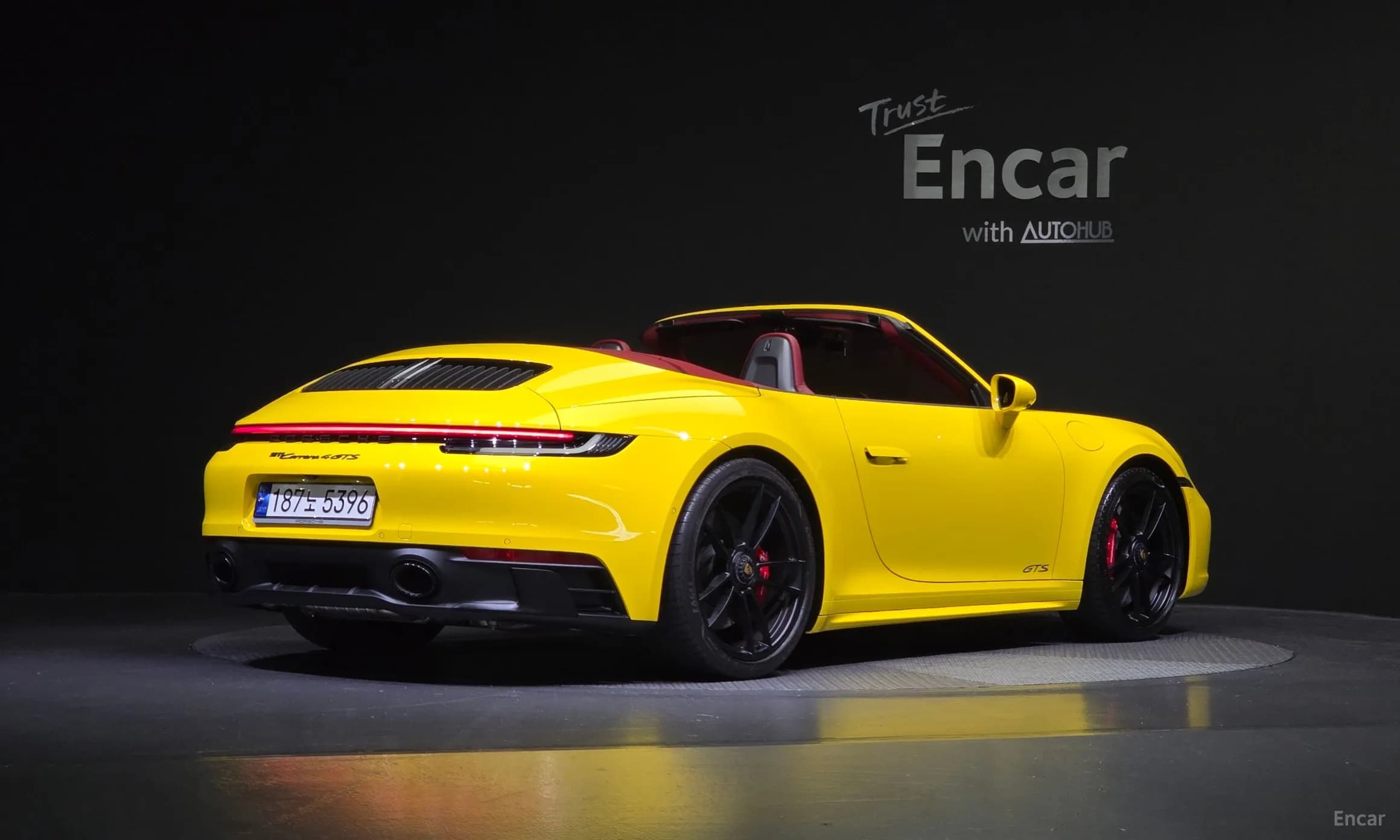911 (992)