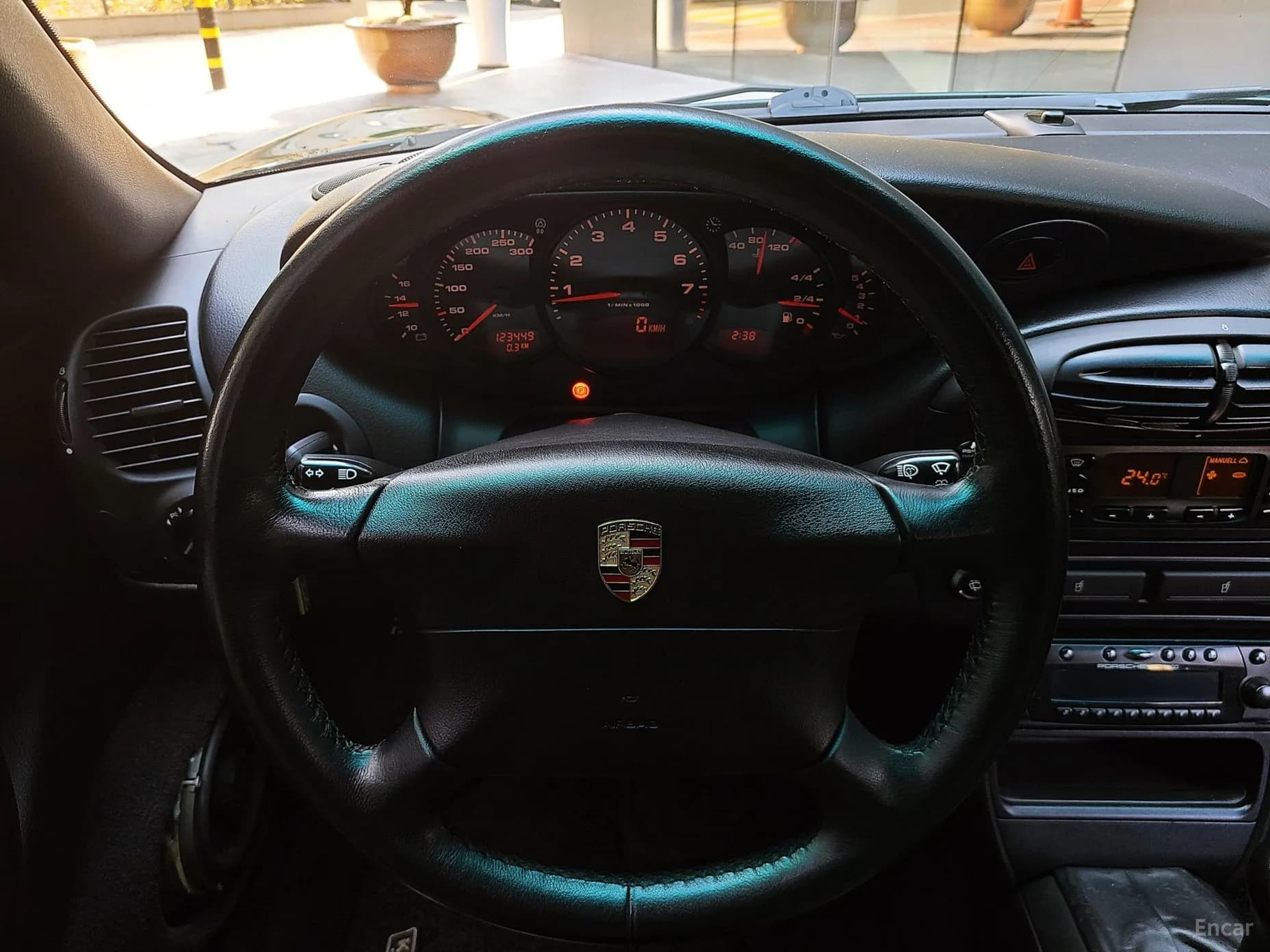 910