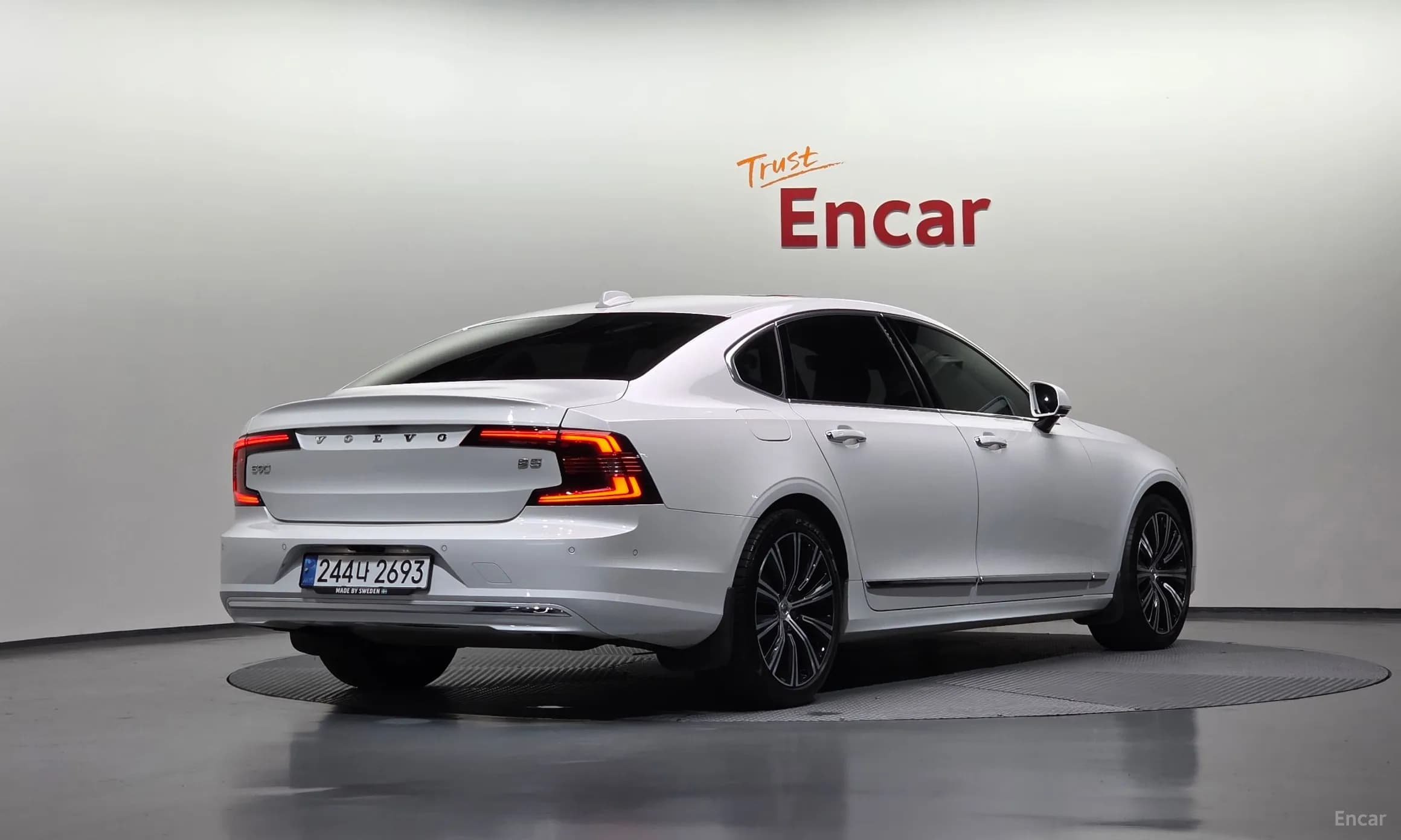 S90