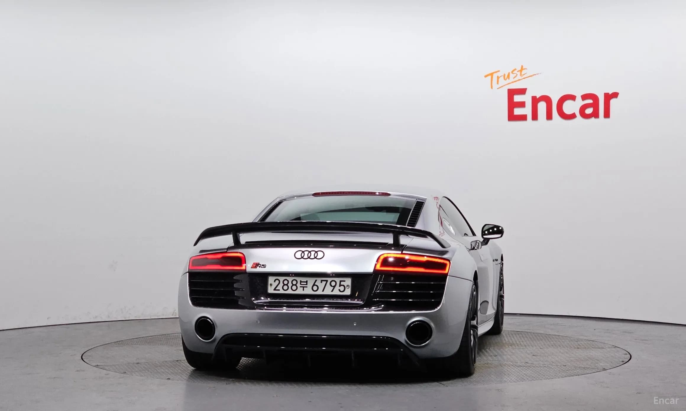 R8