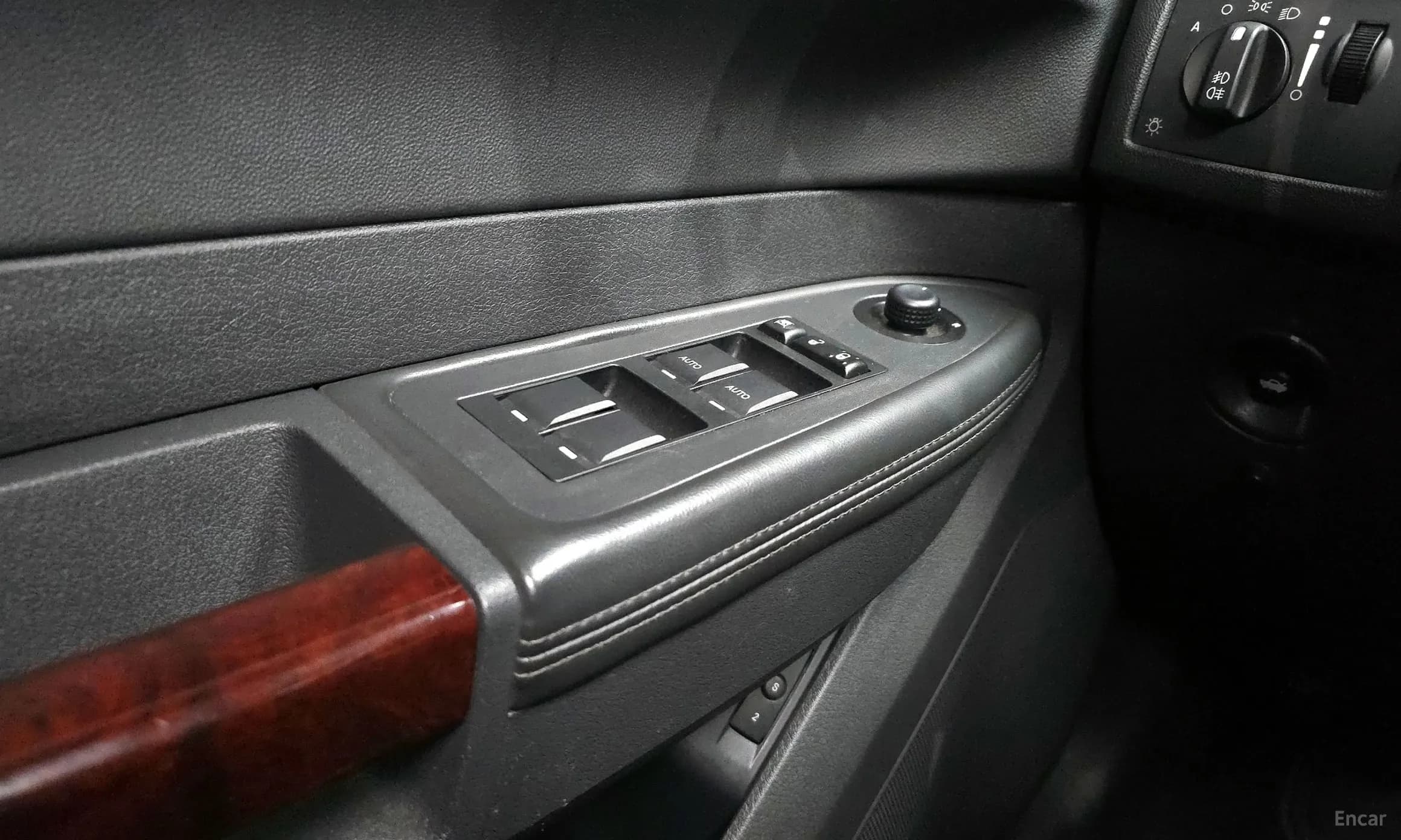 300C