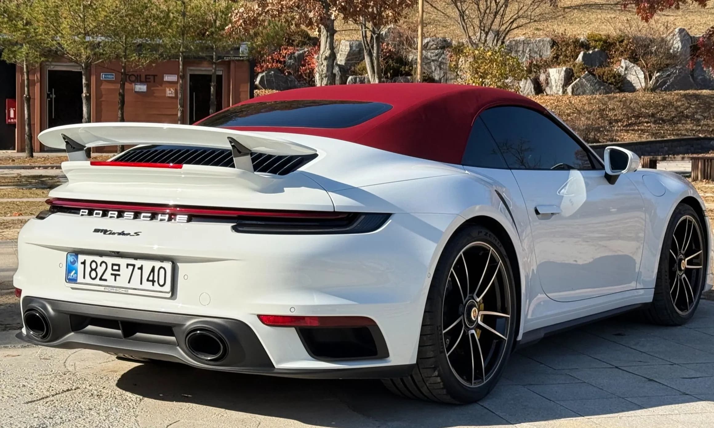 911 (992)