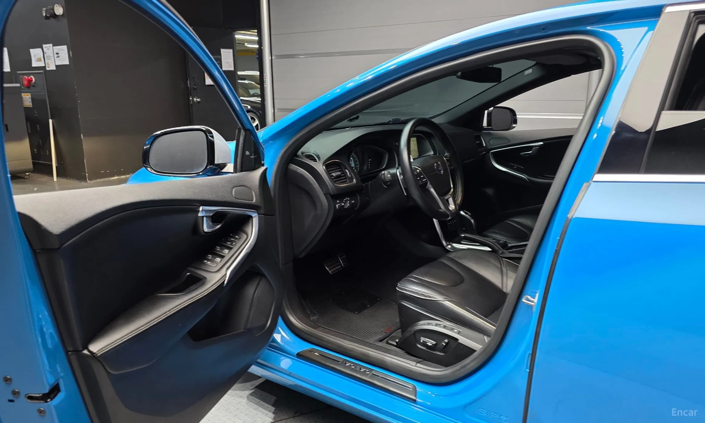 V40