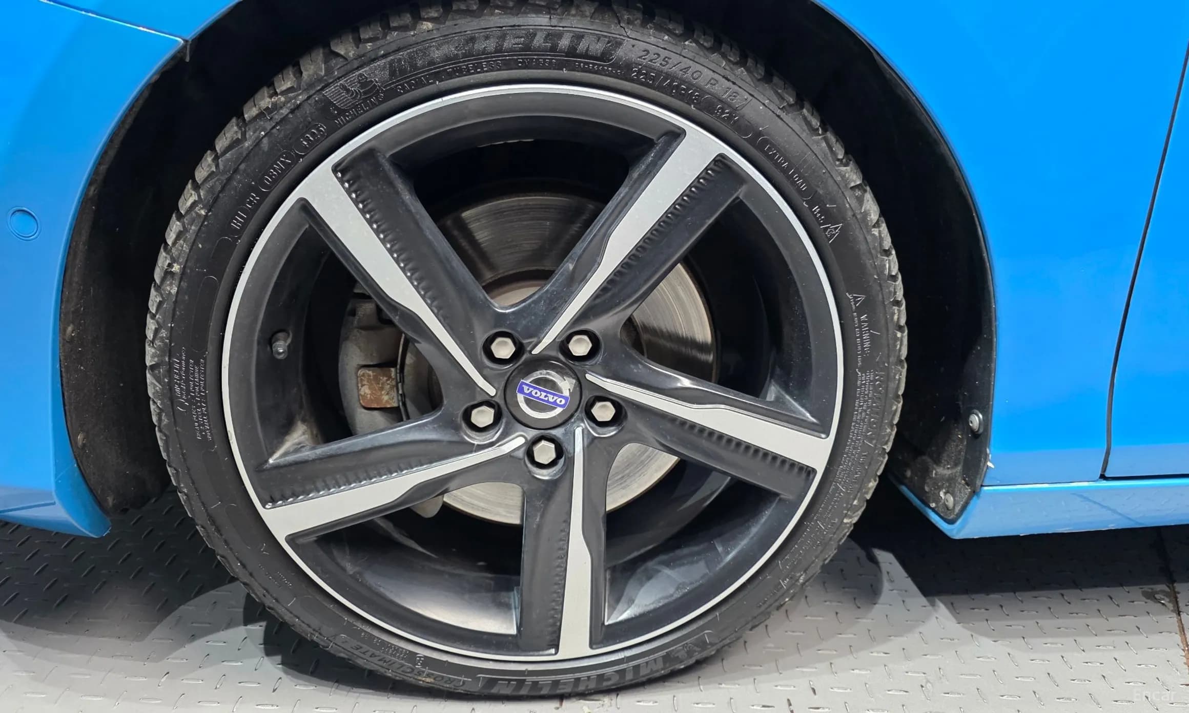V40
