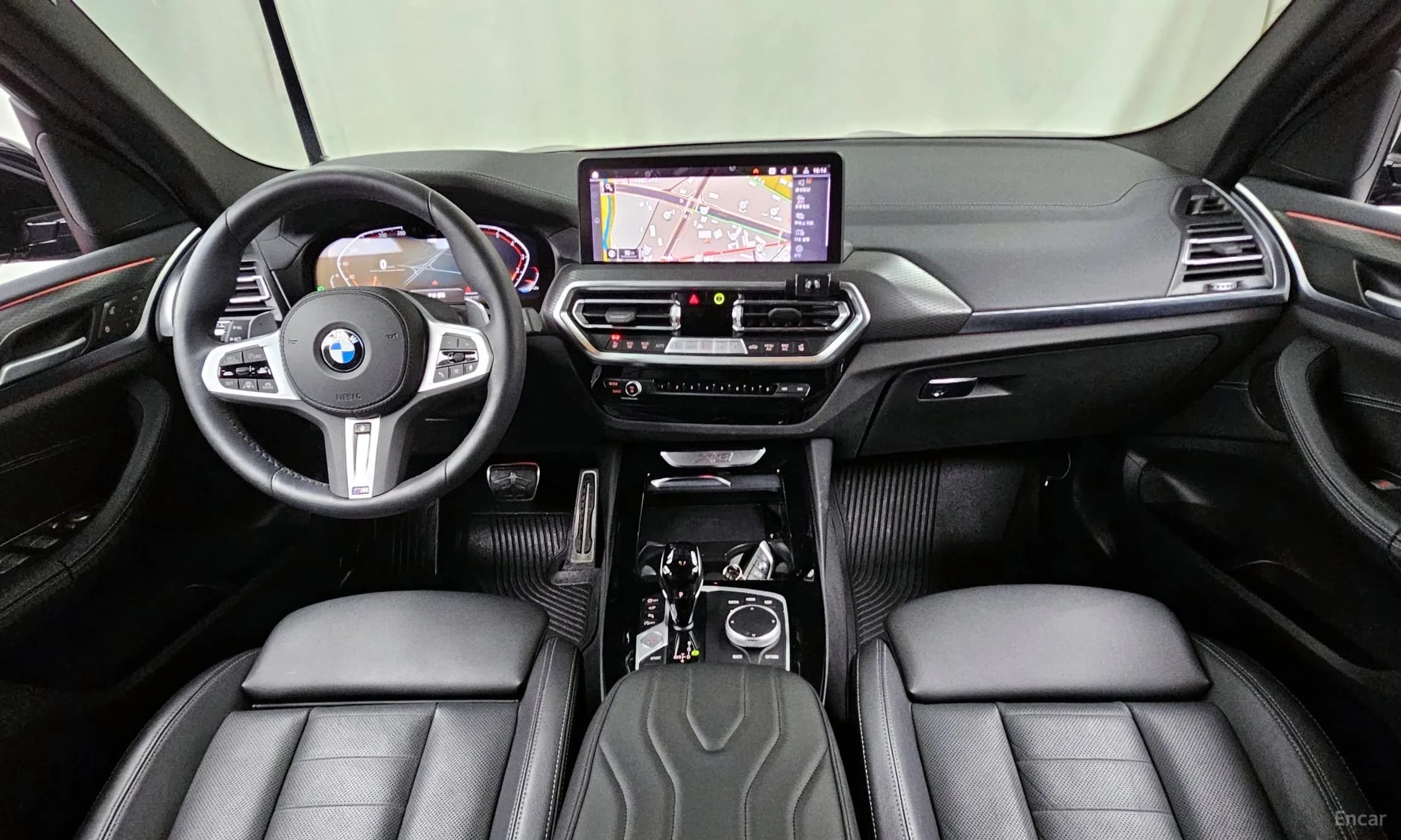 X3 (G01)