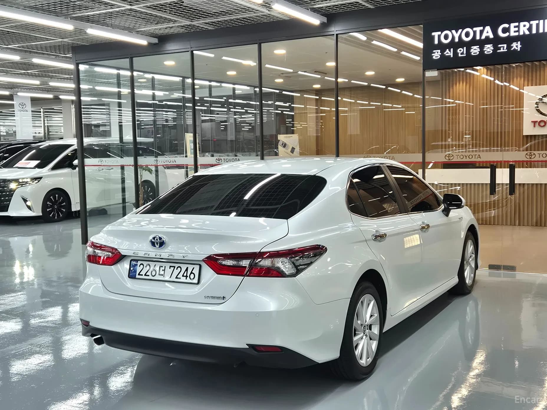 Camry (XV70)